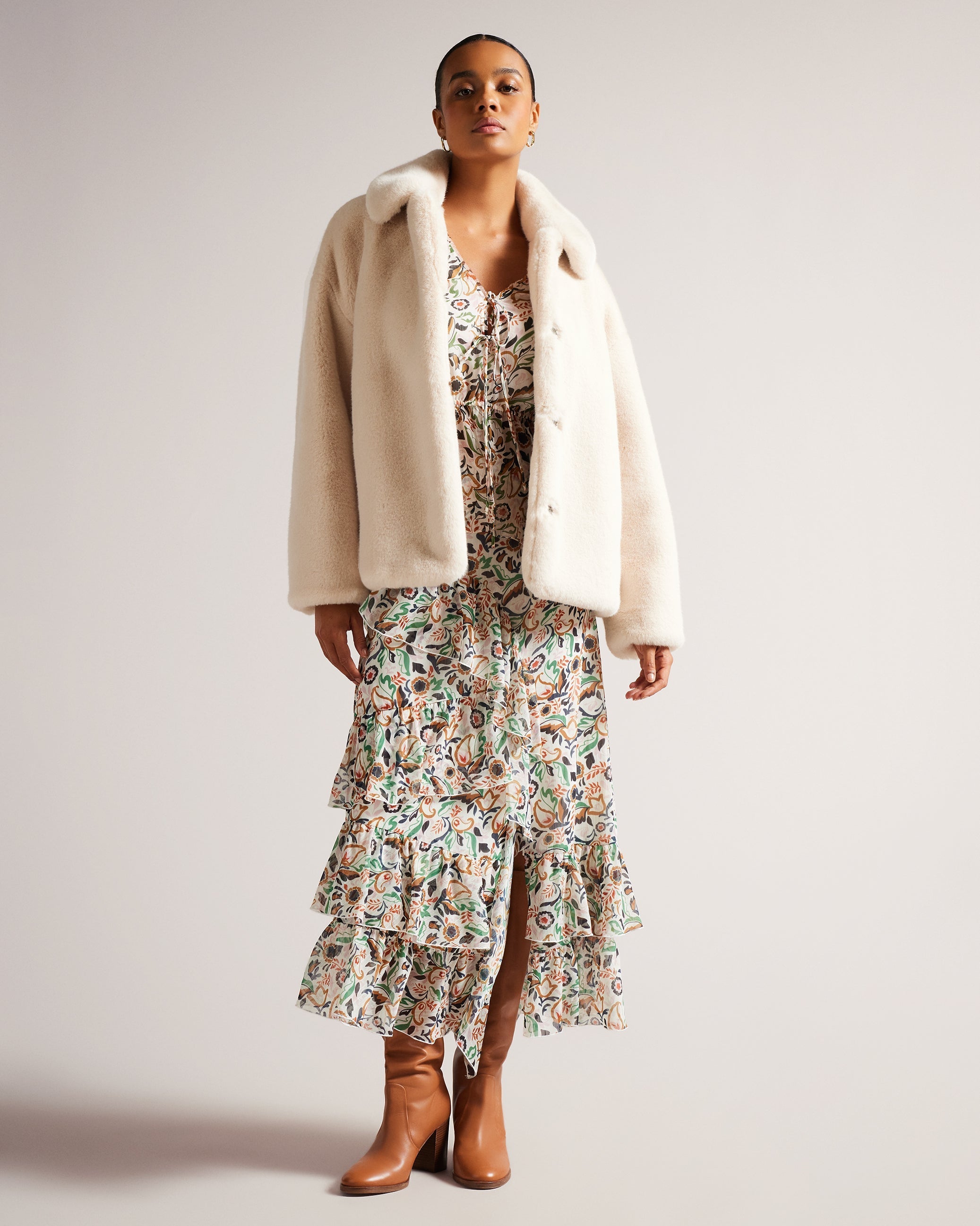 Liliam Short Faux Fur Coat With Rounded Collar Ivory