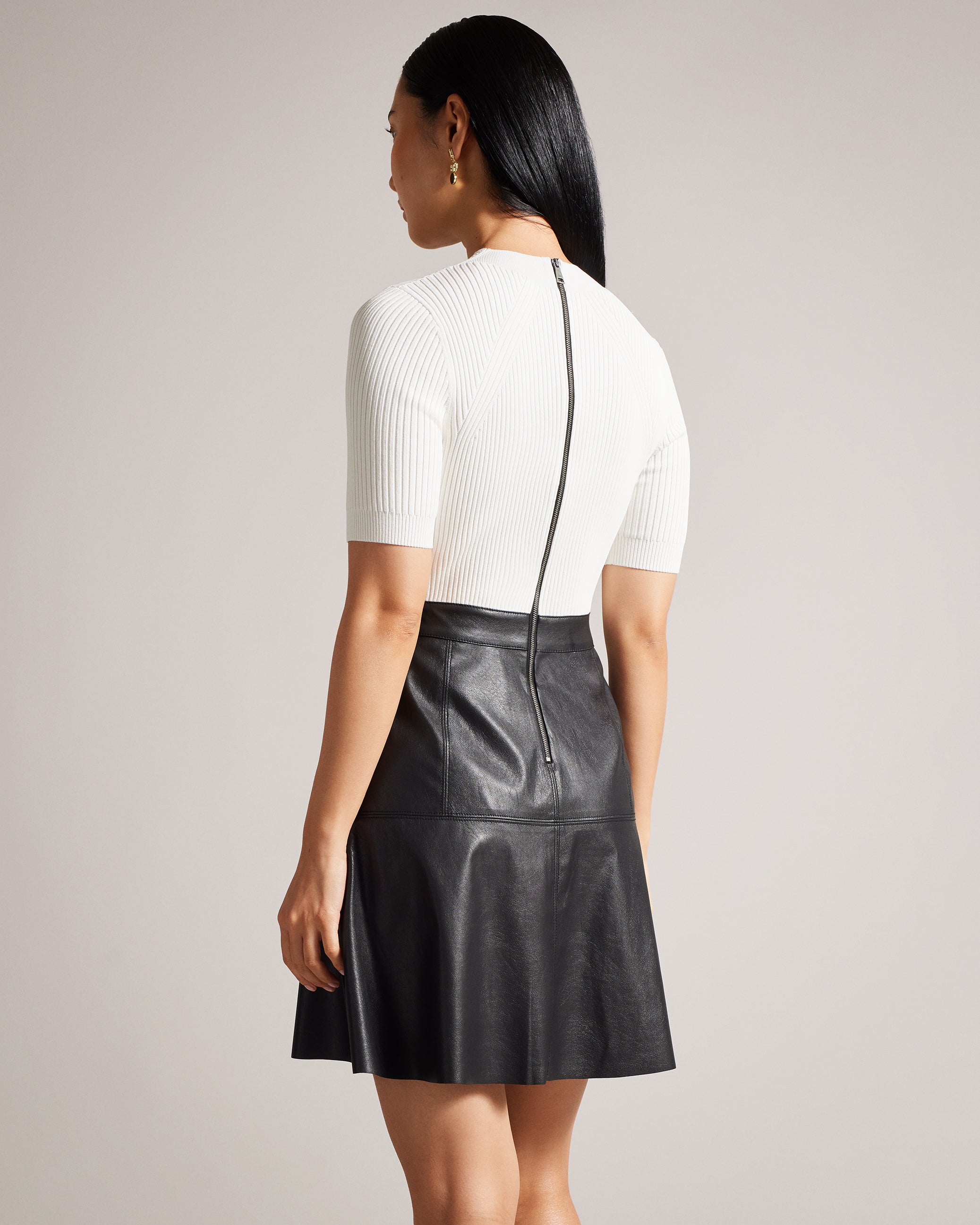 Oliyia Short Sleeve A Line Mini Dress Black