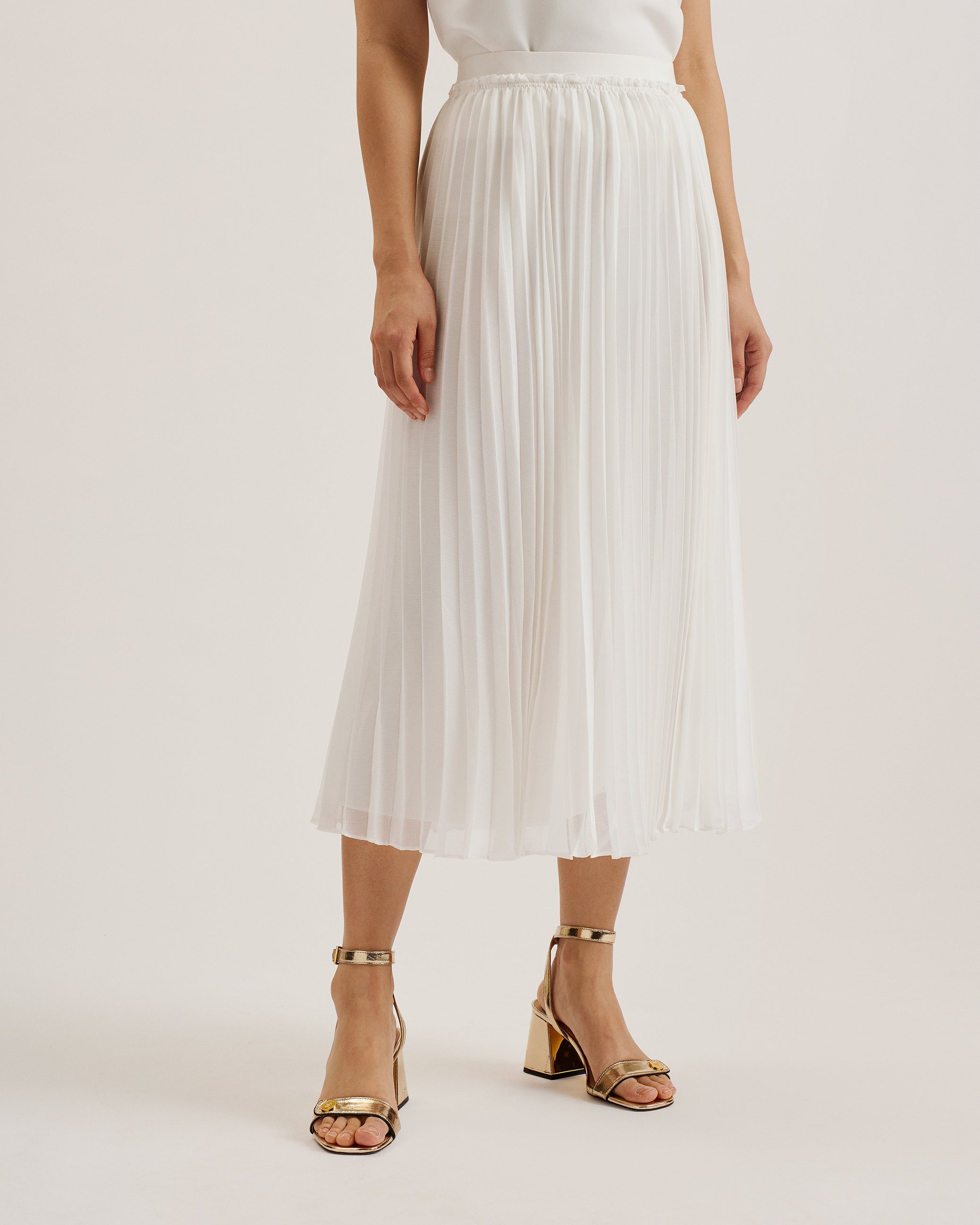 Tambor Pleated Midi Skirt With Elasticate White