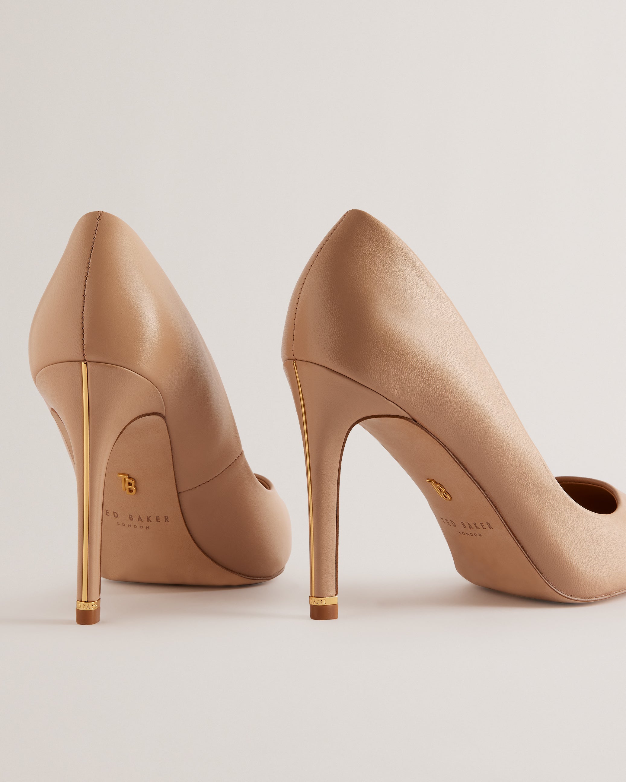 Caaraa High-Heeled Pump With River Of Gold Heel Beige