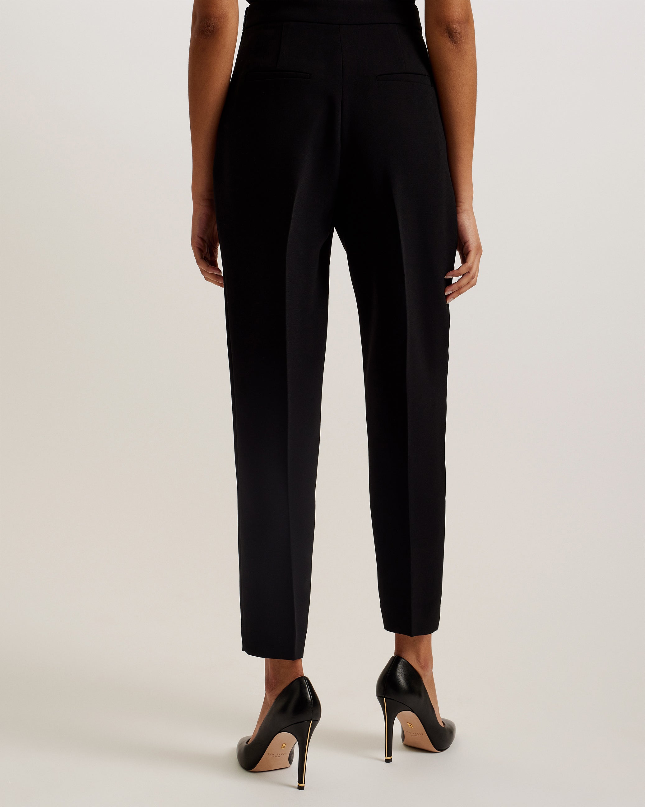 Manabtl Tapered Tailored Trouser Black