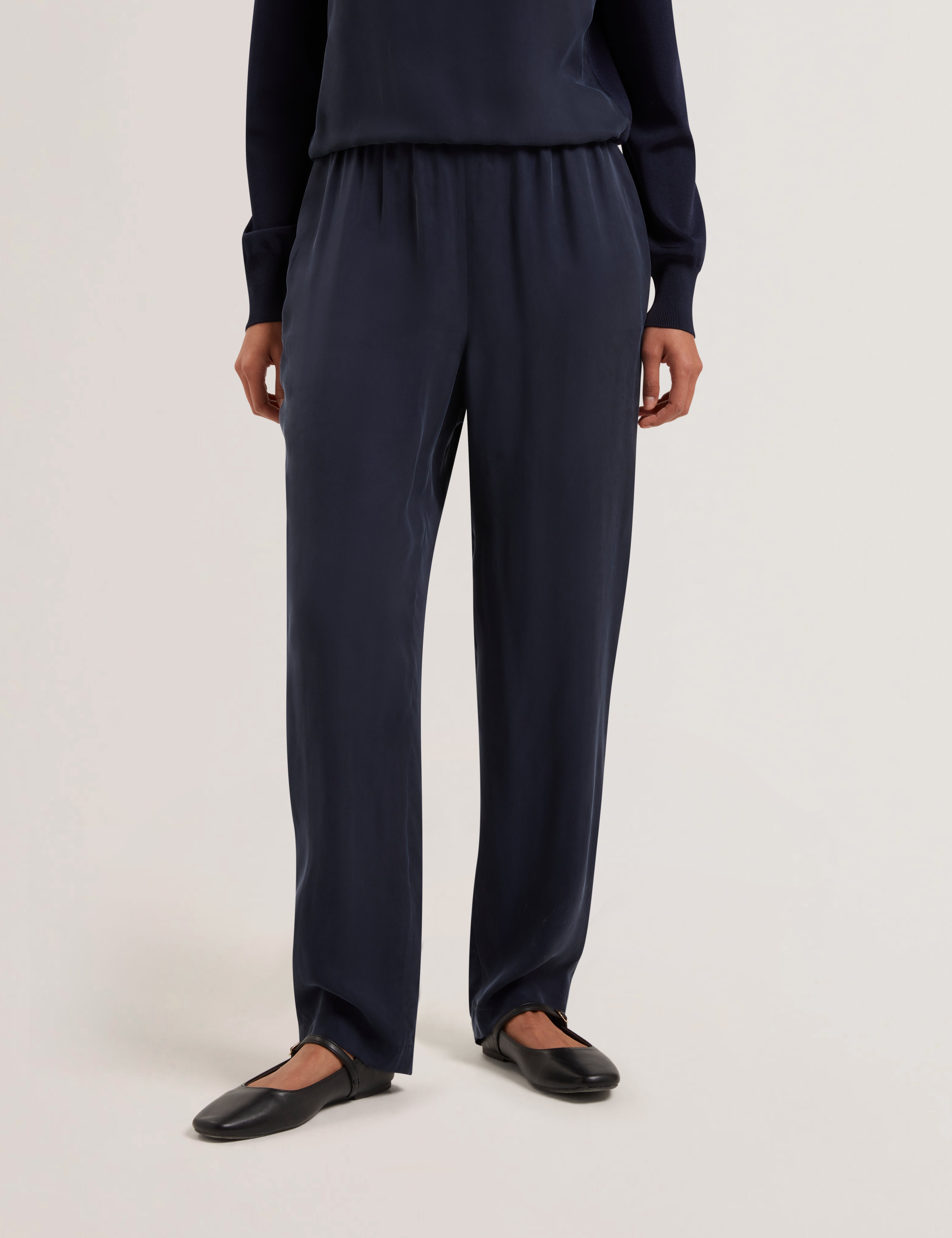 Plumon Cupro Tapered Trouser Navy