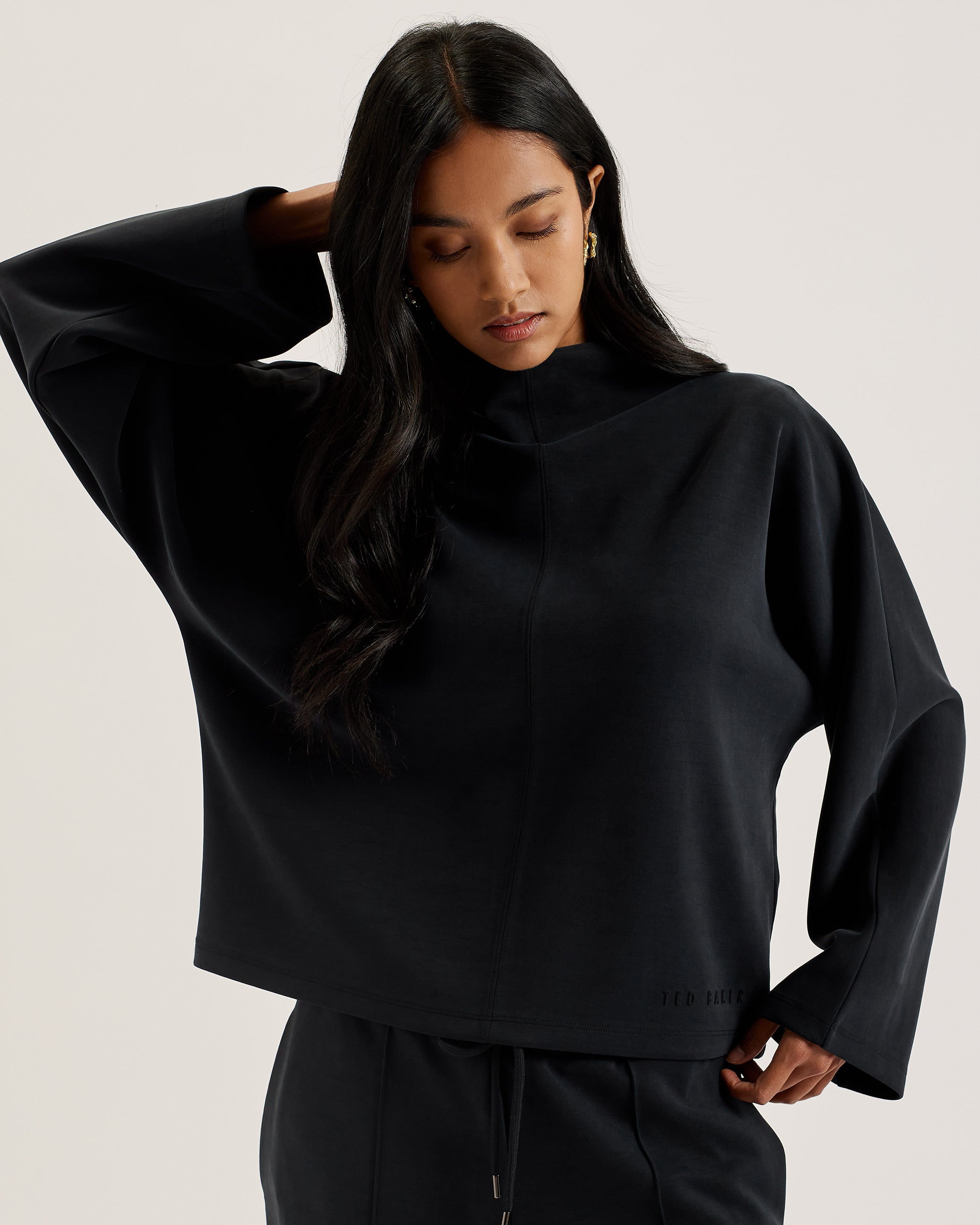 Kenseyy Funnel Neck Wide Sleeve Sweatshirt Black