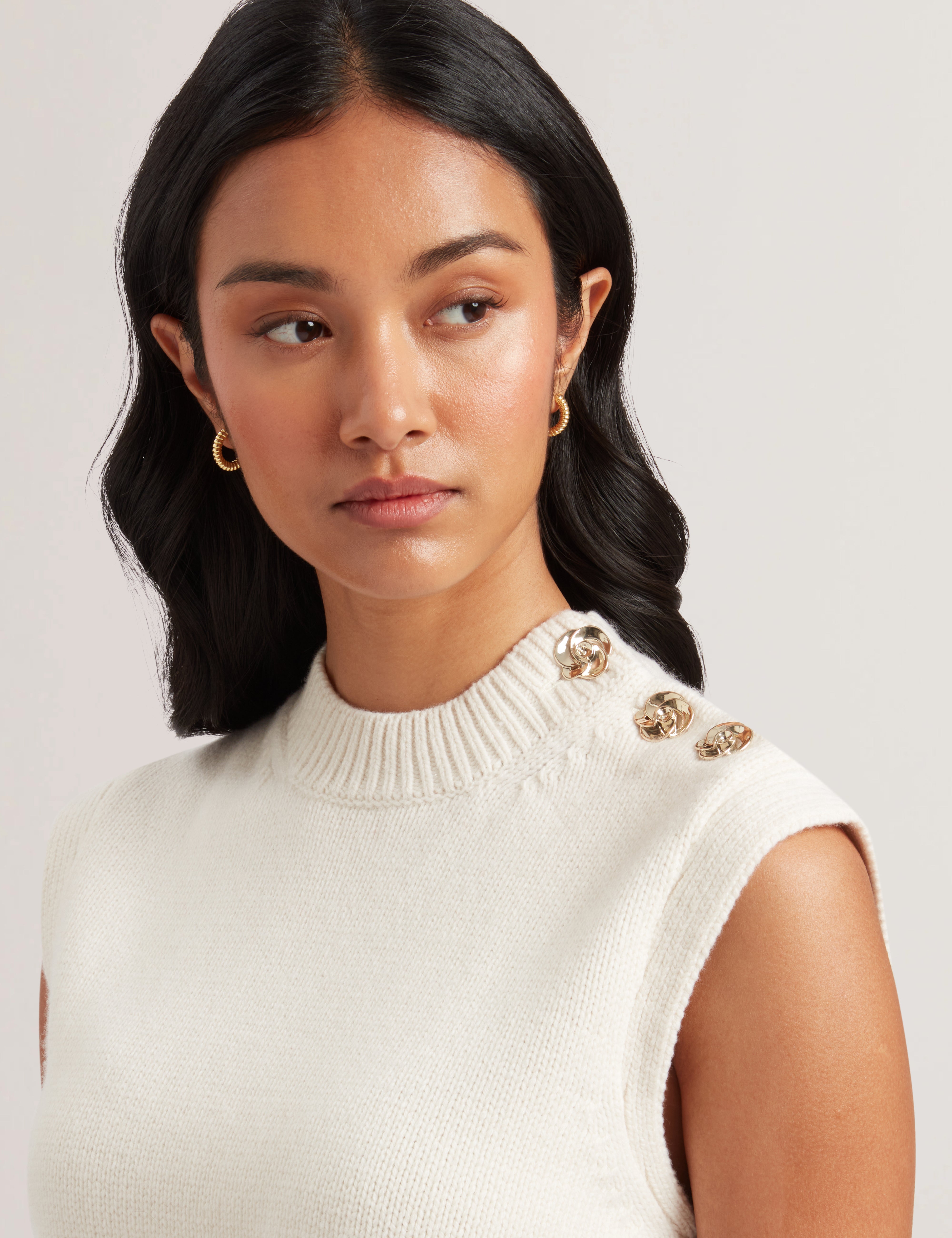 Rondher Rose Button Crew Neck Tank Ivory