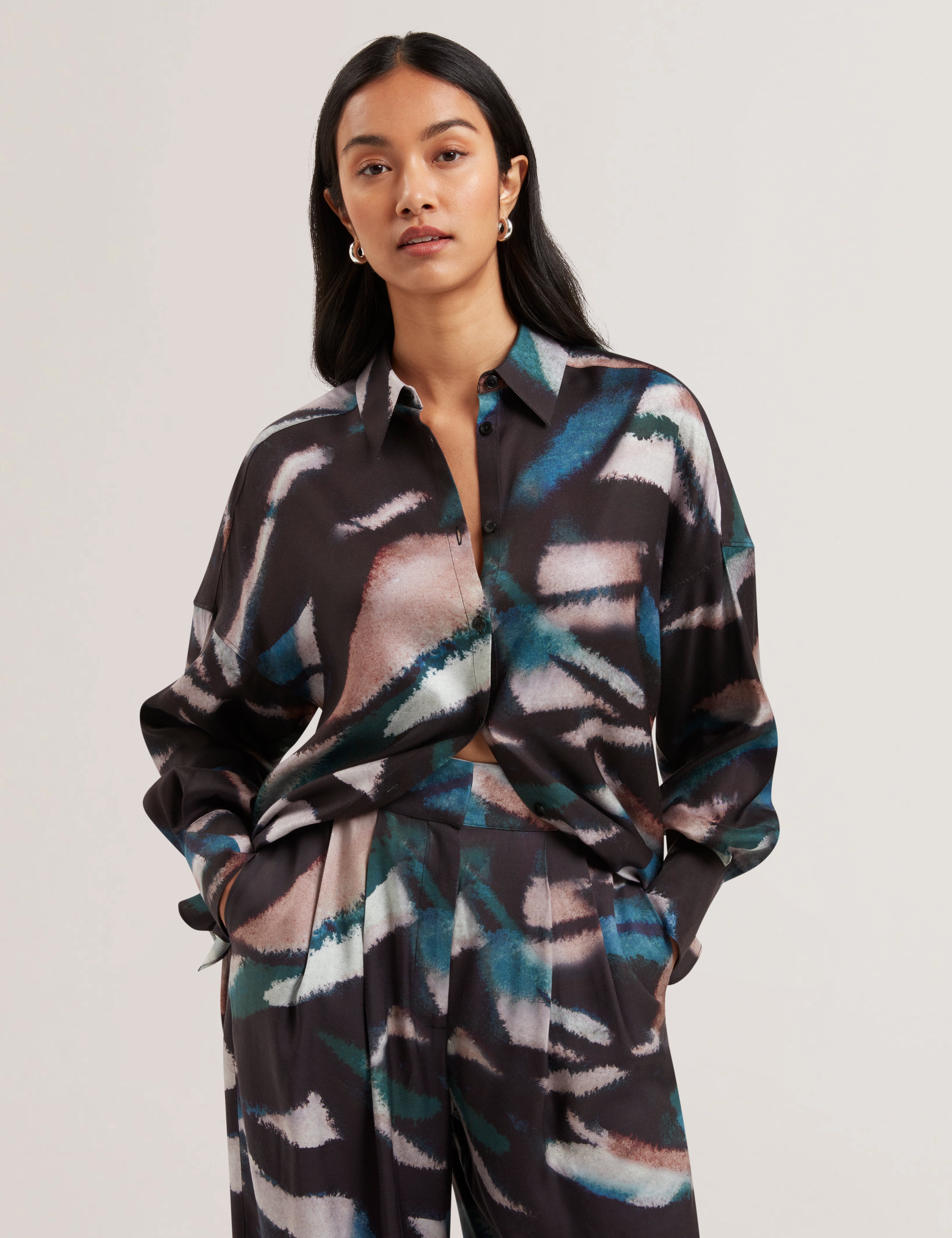 Tropiza Printed Oversized Boyfriend Shirt Black