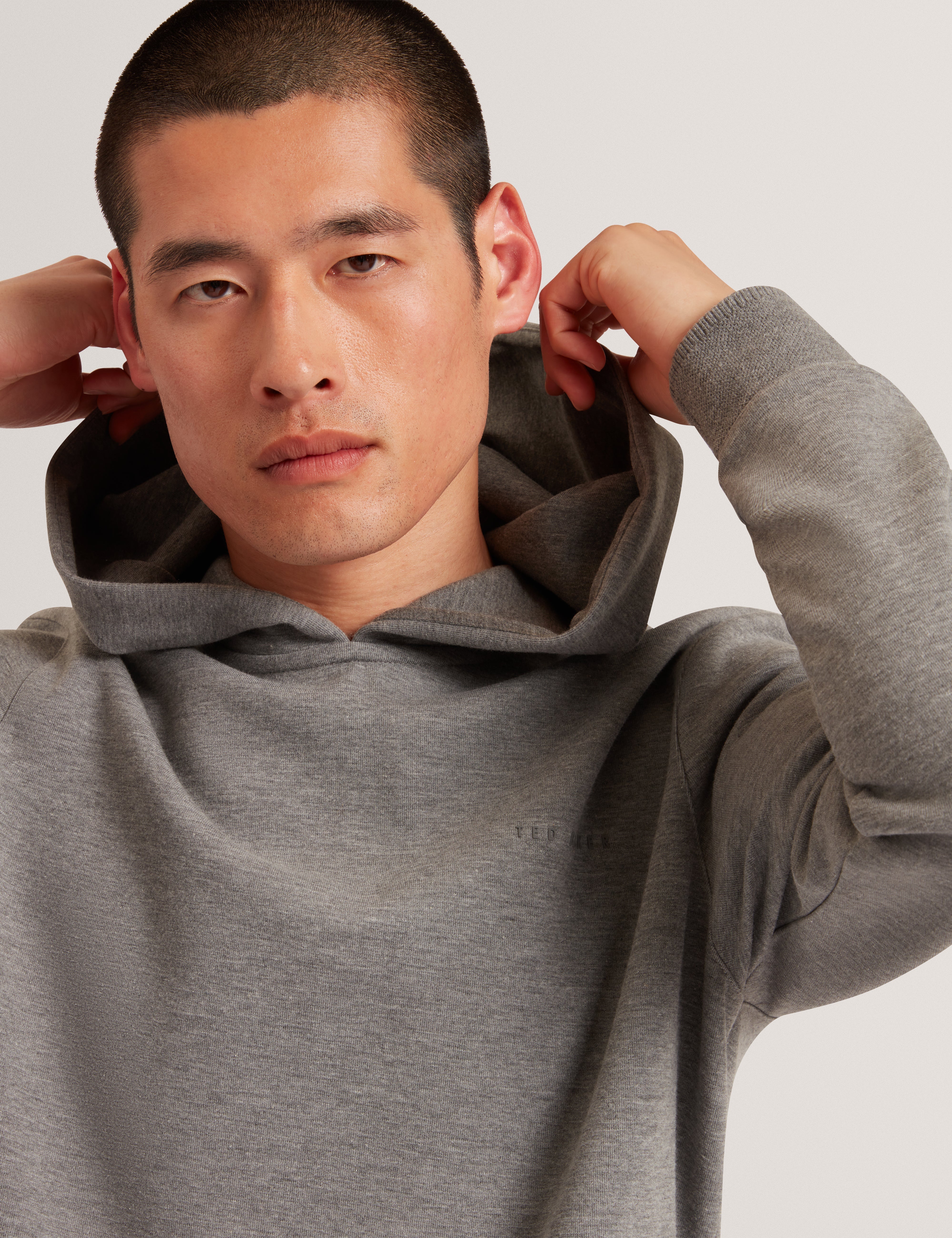 بويد هودي باللون الرمادي المتوسط