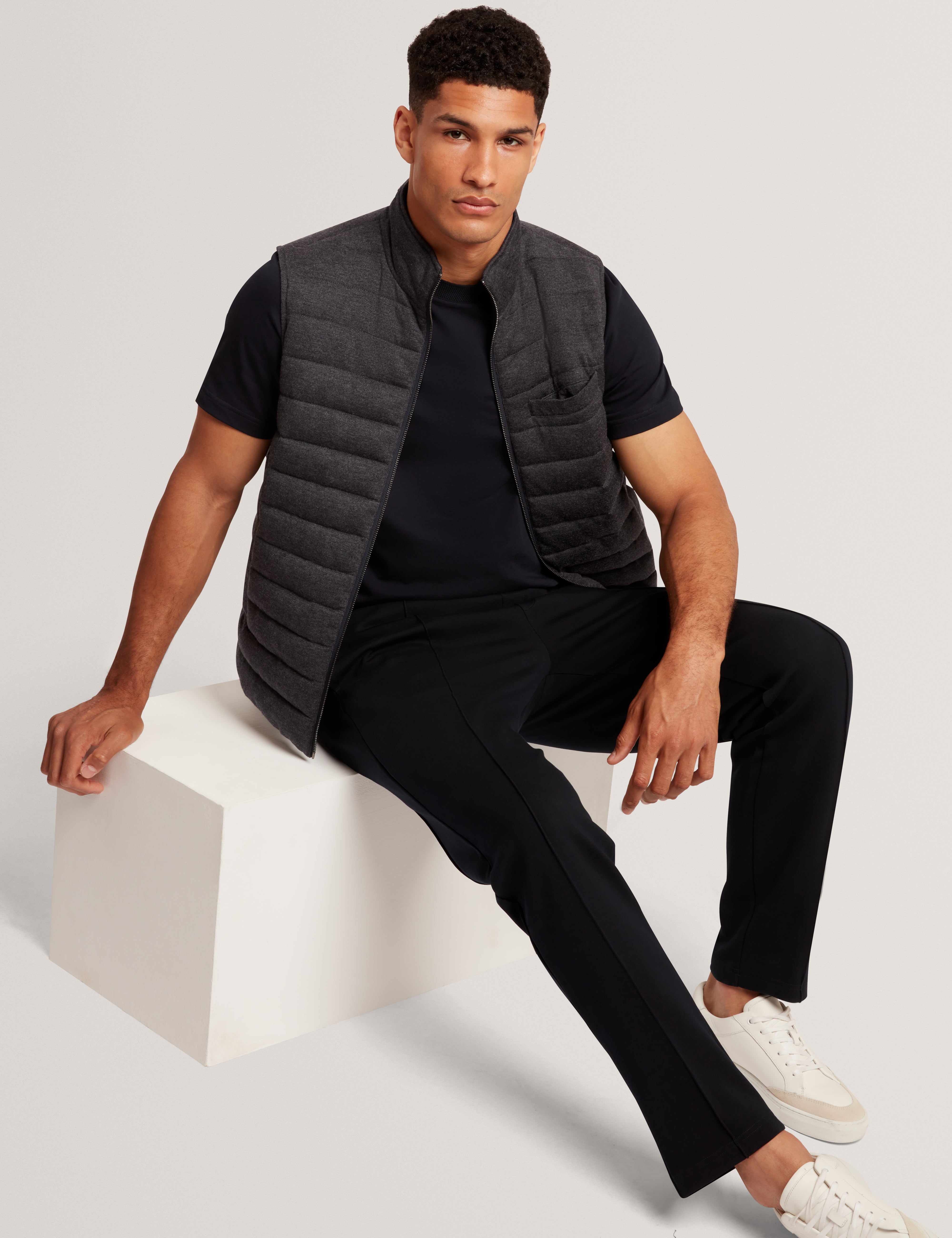 ريلاس بنطلون جوغر باللون الكحلي