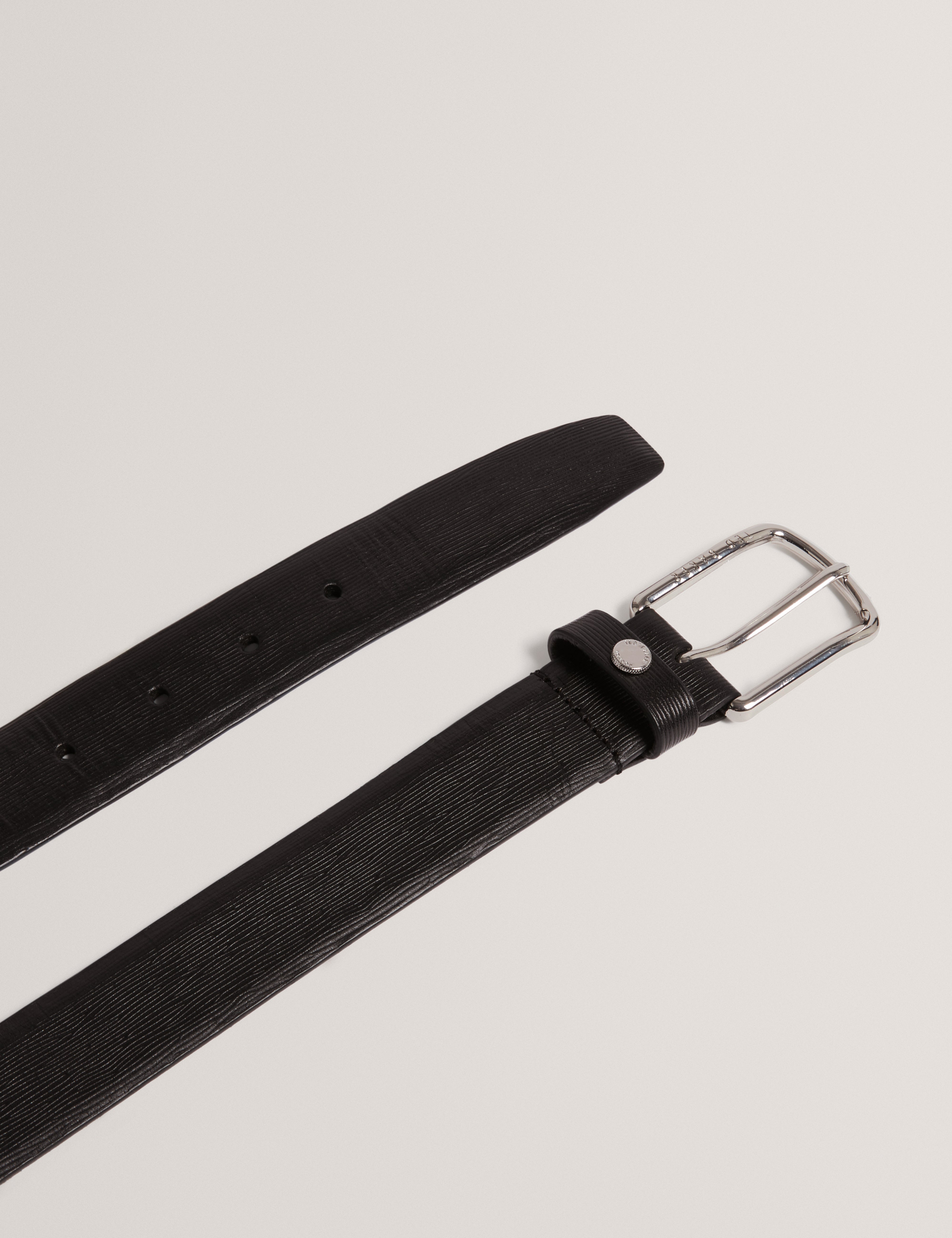 بايدن حزام من الجلد باللون الأسود