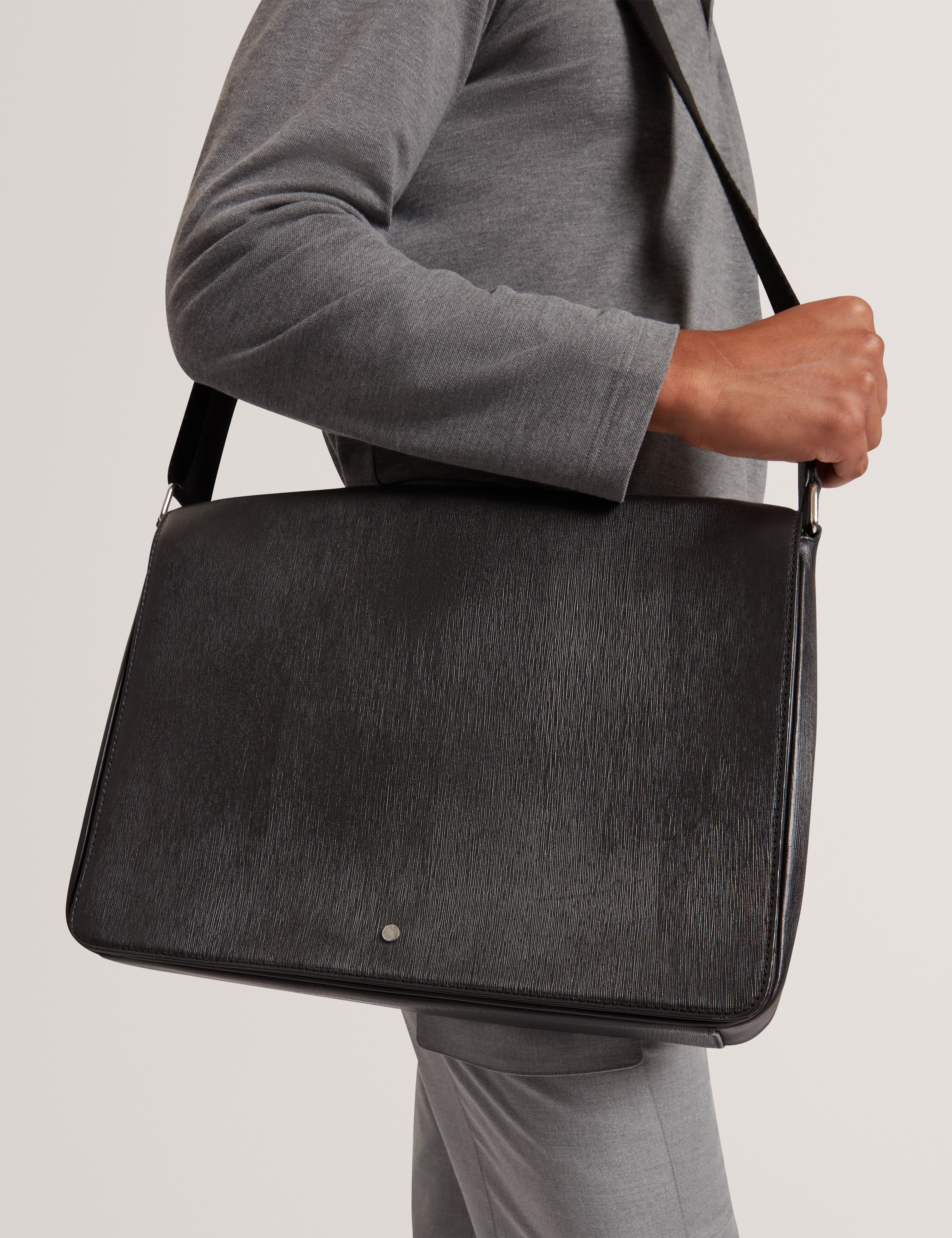 Barkly Bark Texture Leather Messenger Bag Black