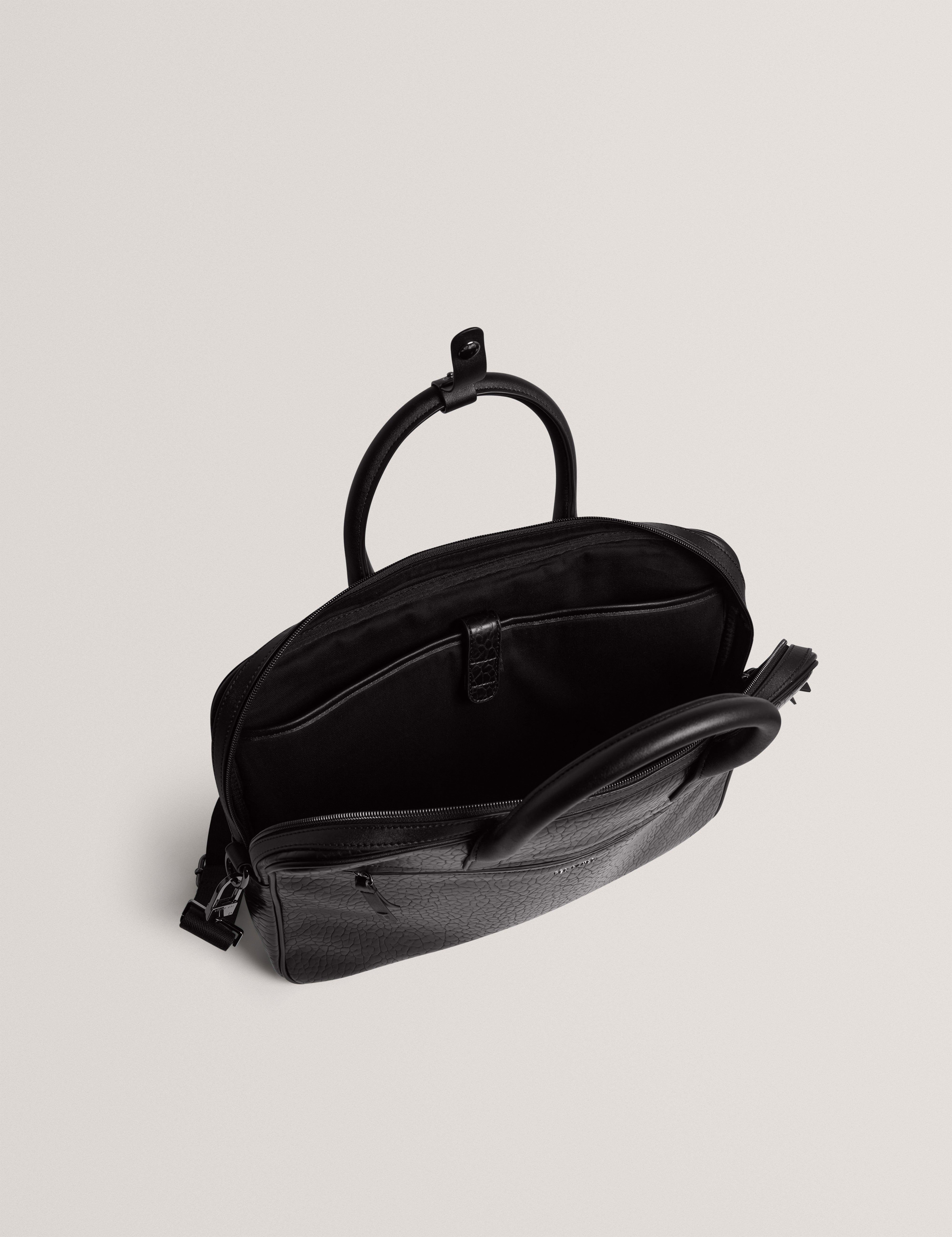 بيدرو حقيبة مستندات باللون الأسود