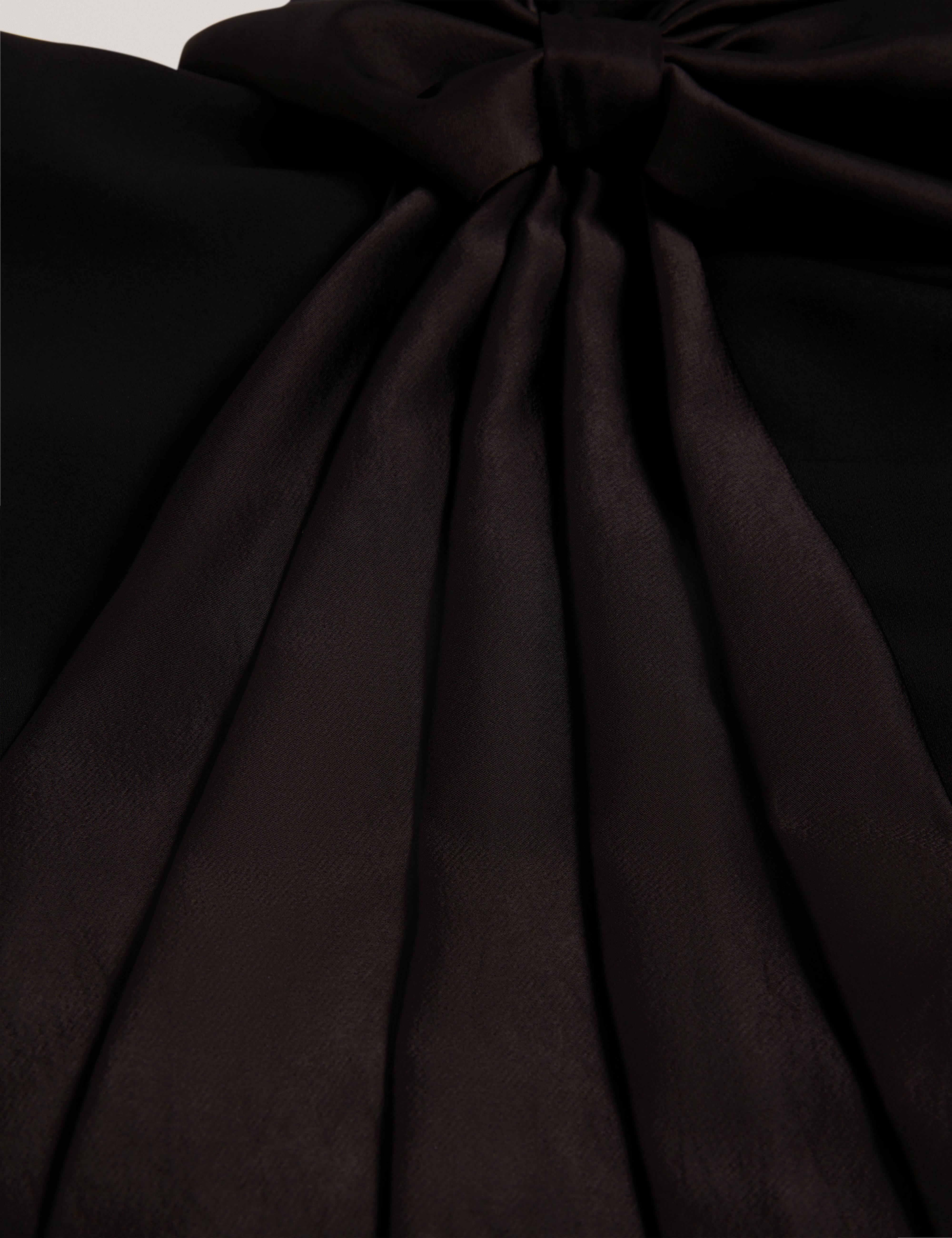 Xenid Tailored Sleeveless Dress With Satin Bow Black