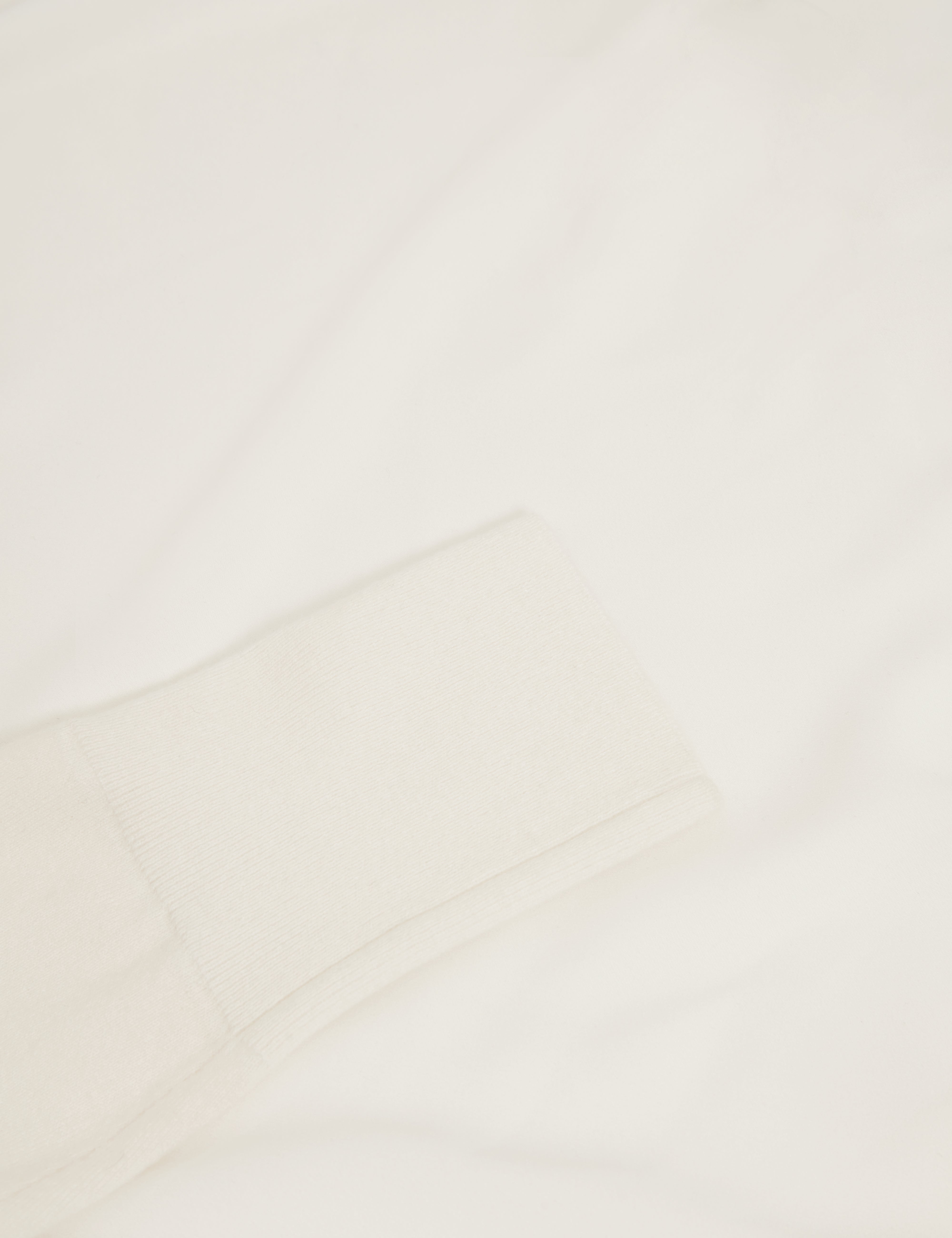 ليزلي كنزة محبوكة بأكمام طويلة لون عاجي