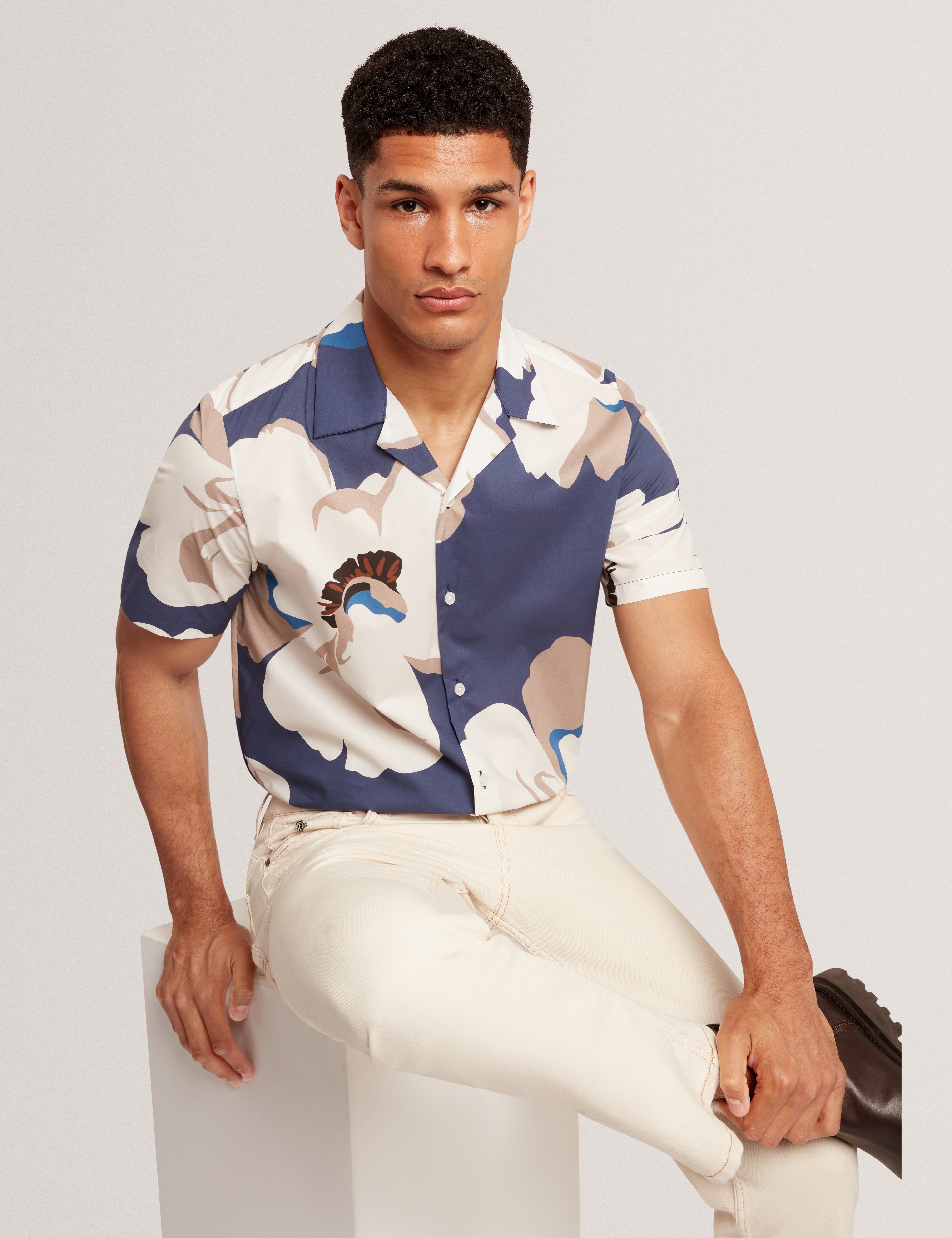 Hebbden Short Sleeve Relaxed Floral Shirt Dk-Blue