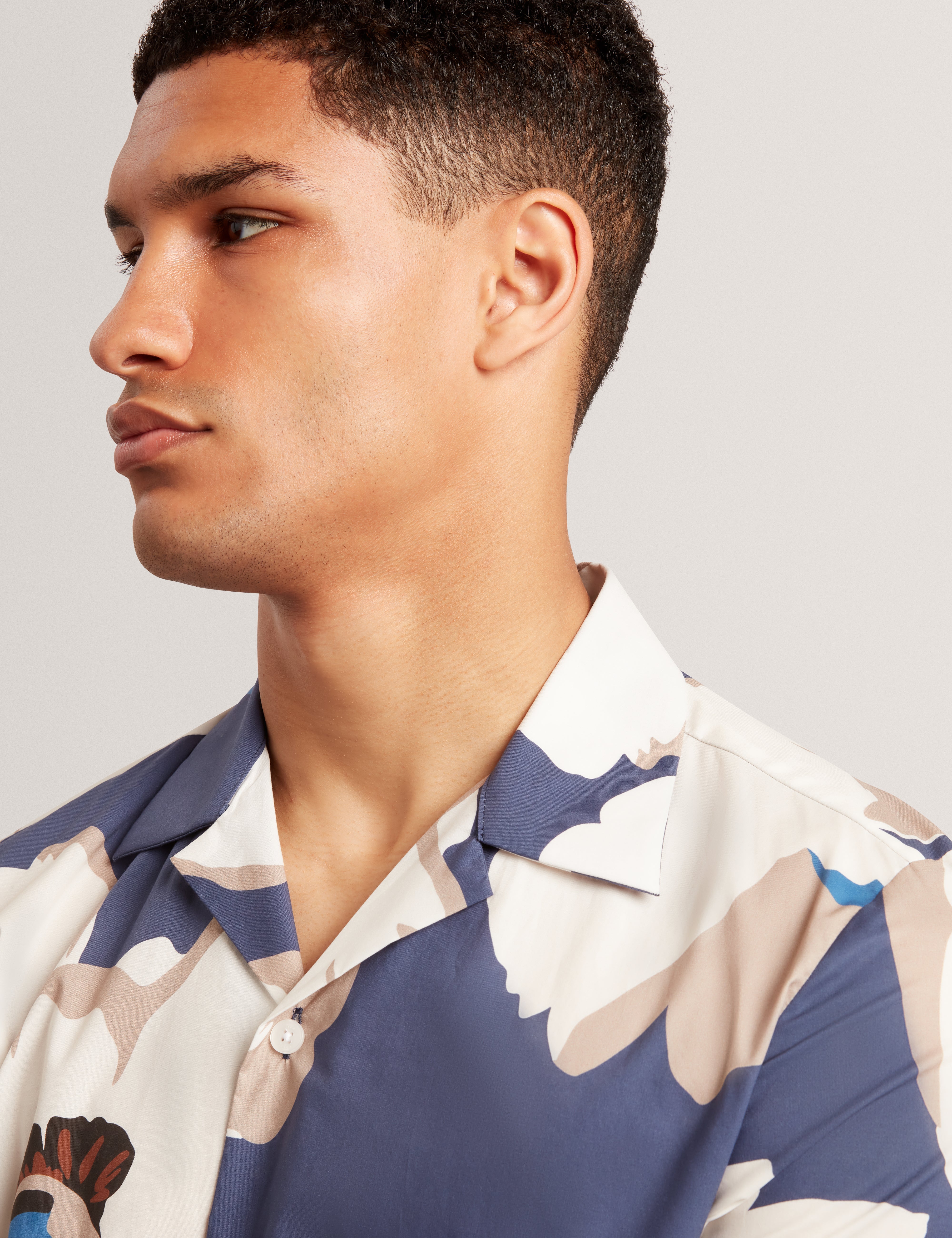 Hebbden Short Sleeve Relaxed Floral Shirt Dk-Blue