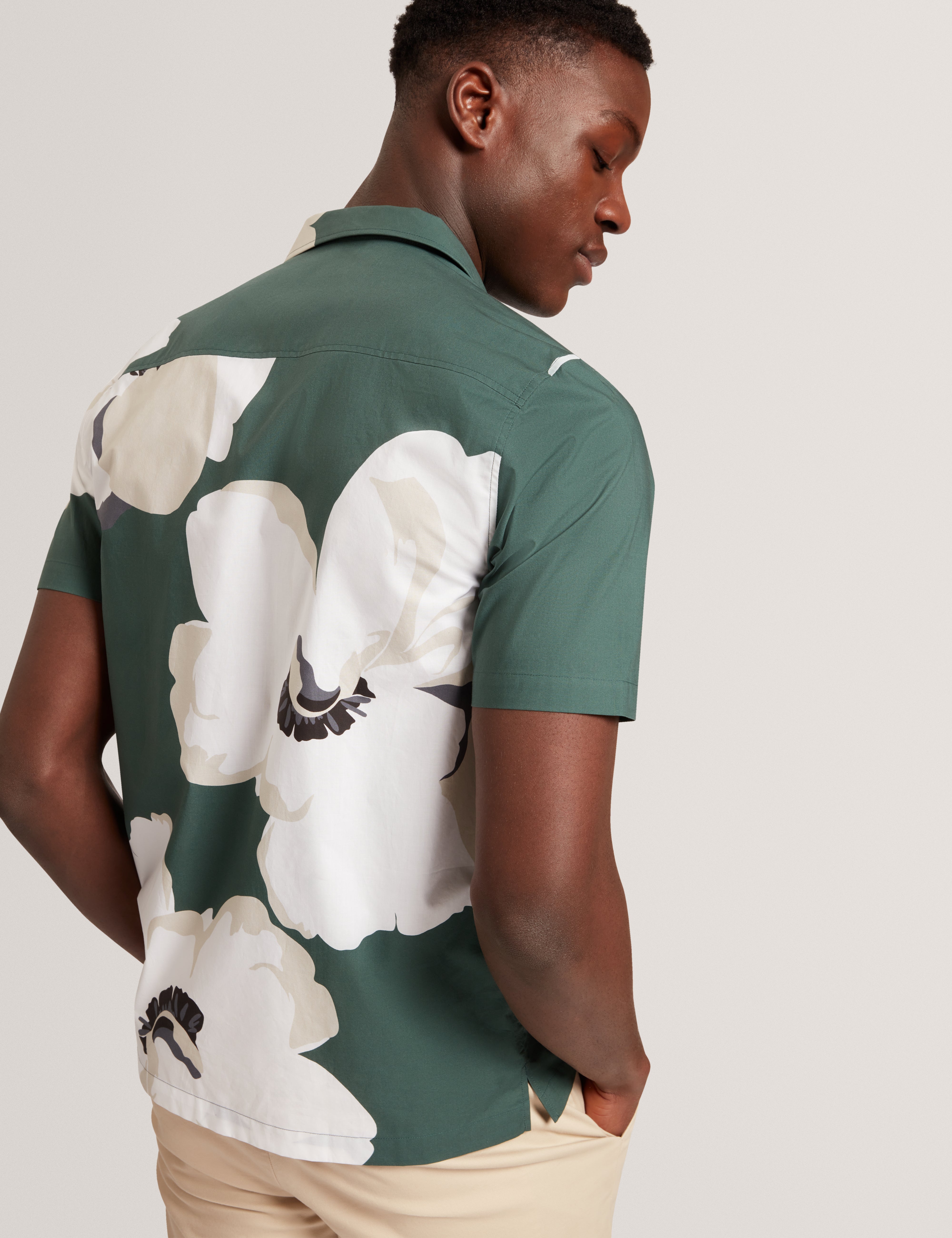 Hebbden Short Sleeve Relaxed Floral Shirt Dk-Green