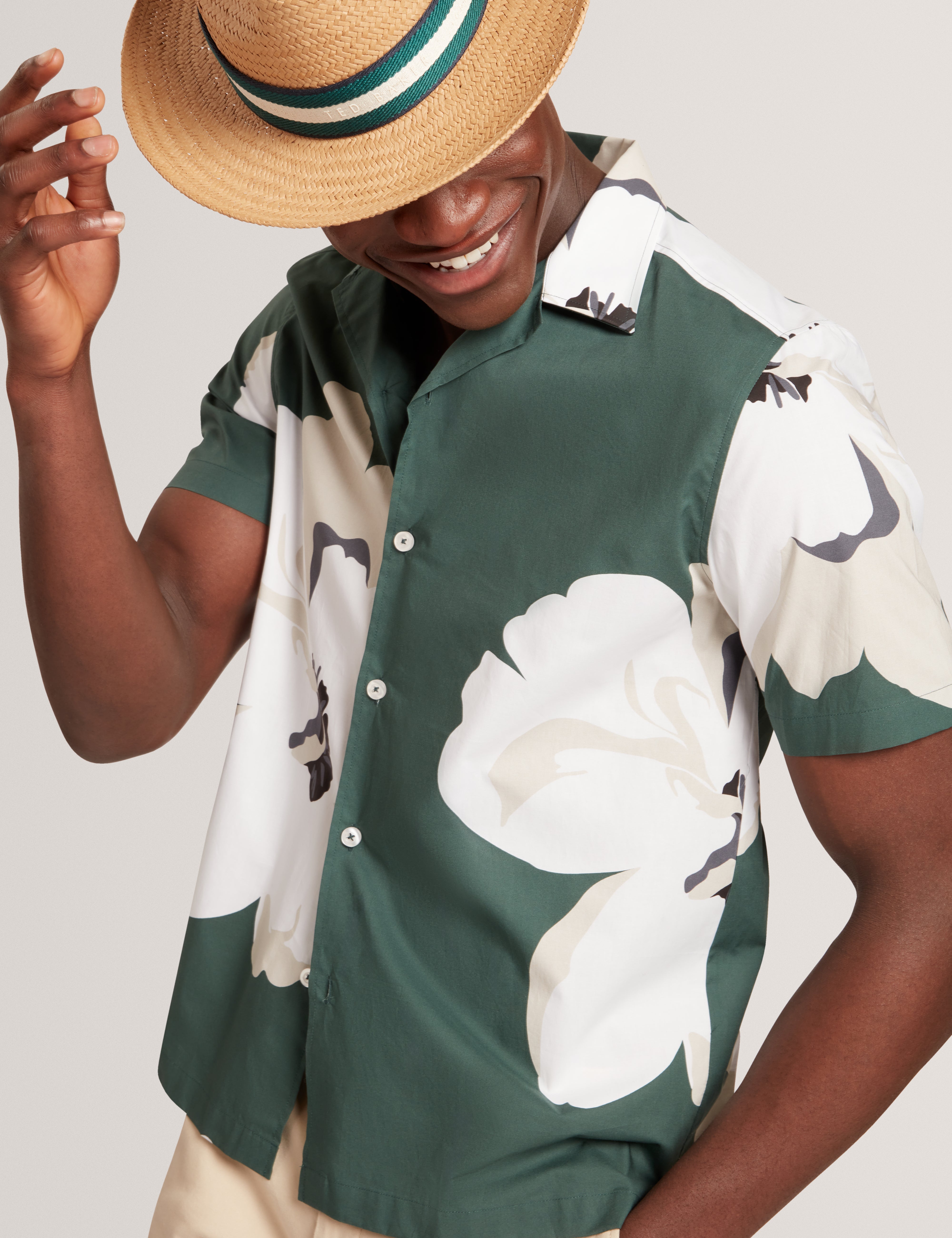 Hebbden Short Sleeve Relaxed Floral Shirt Dk-Green