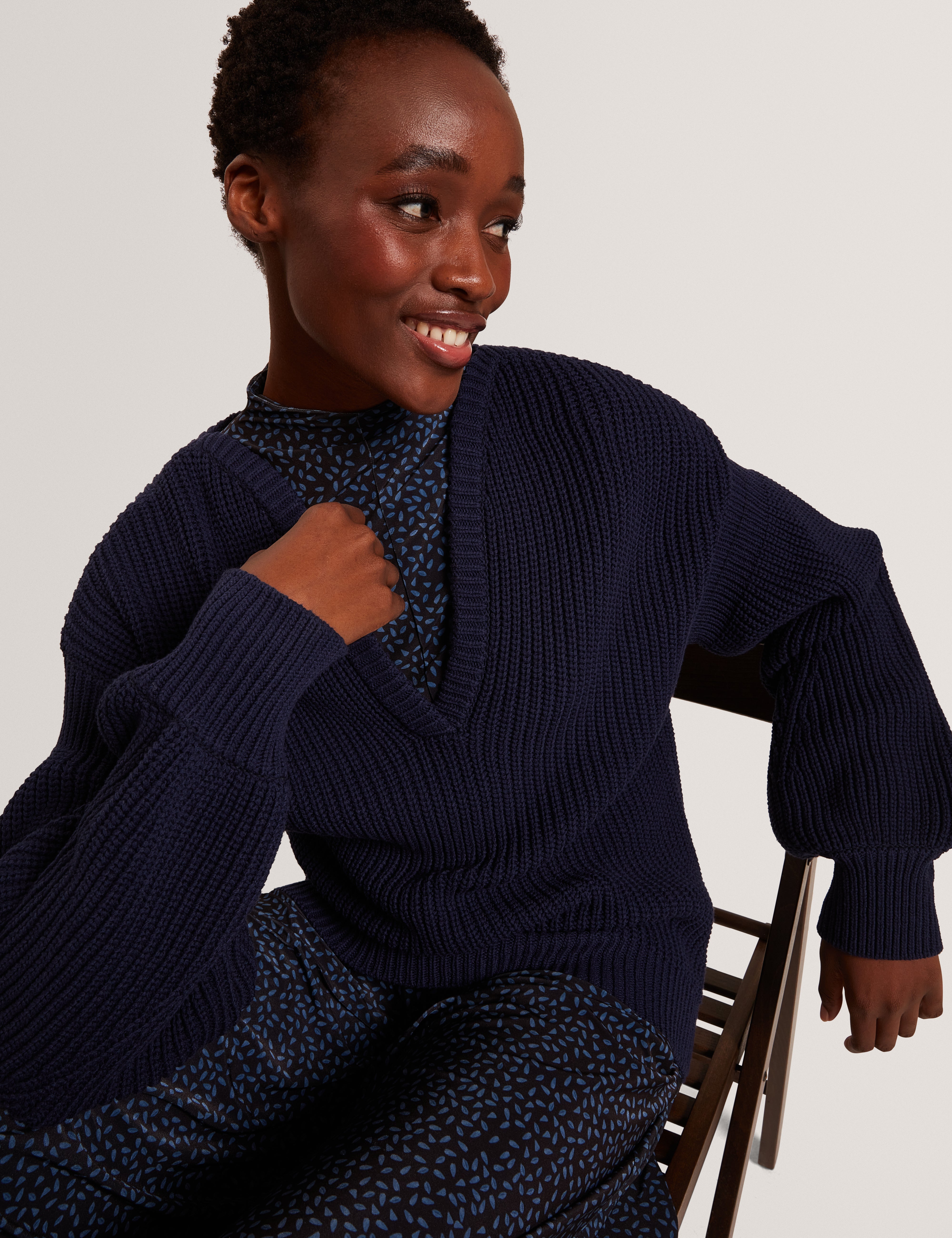 Velmee Cotton Blend V Neck Sweater Navy