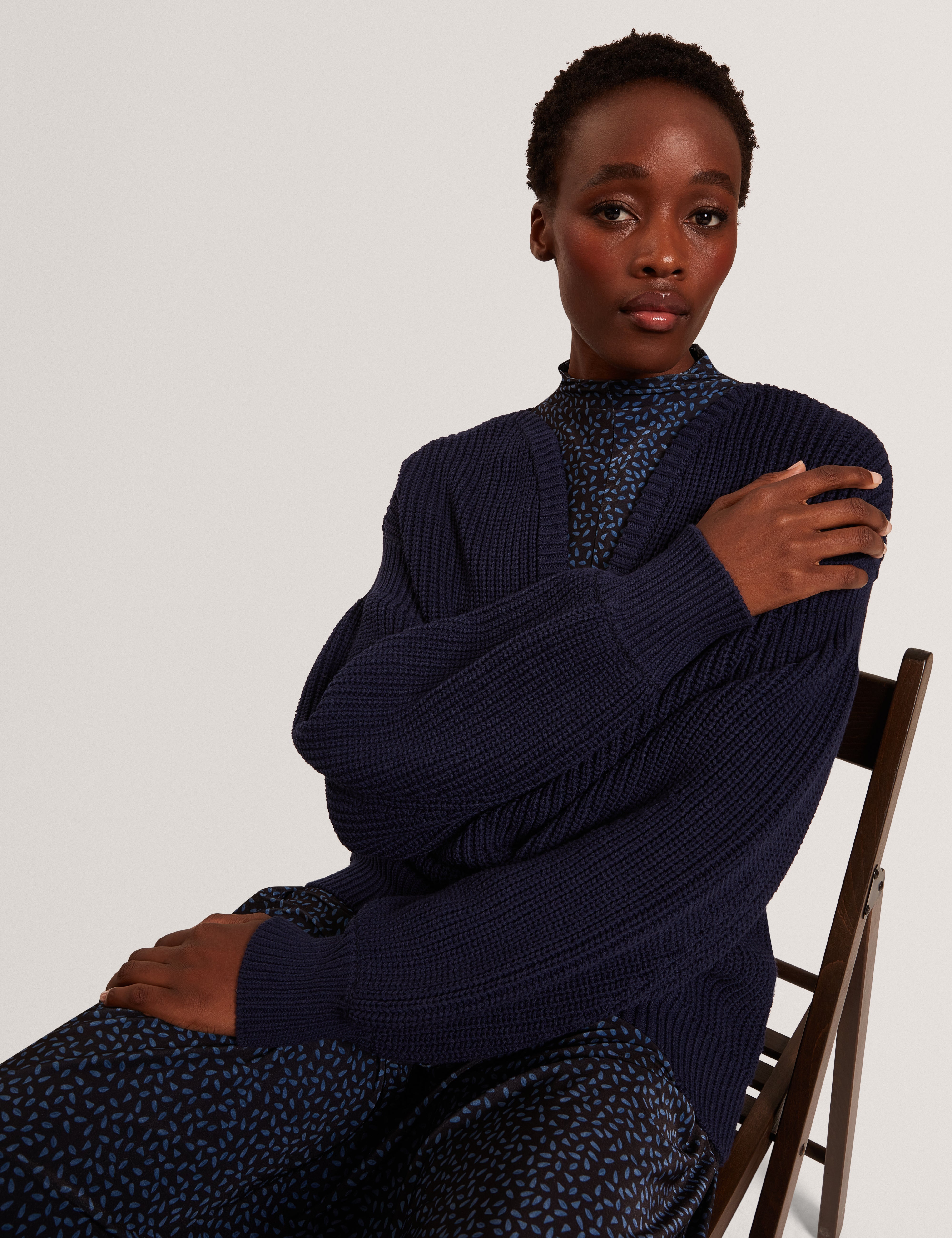Velmee Cotton Blend V Neck Sweater Navy