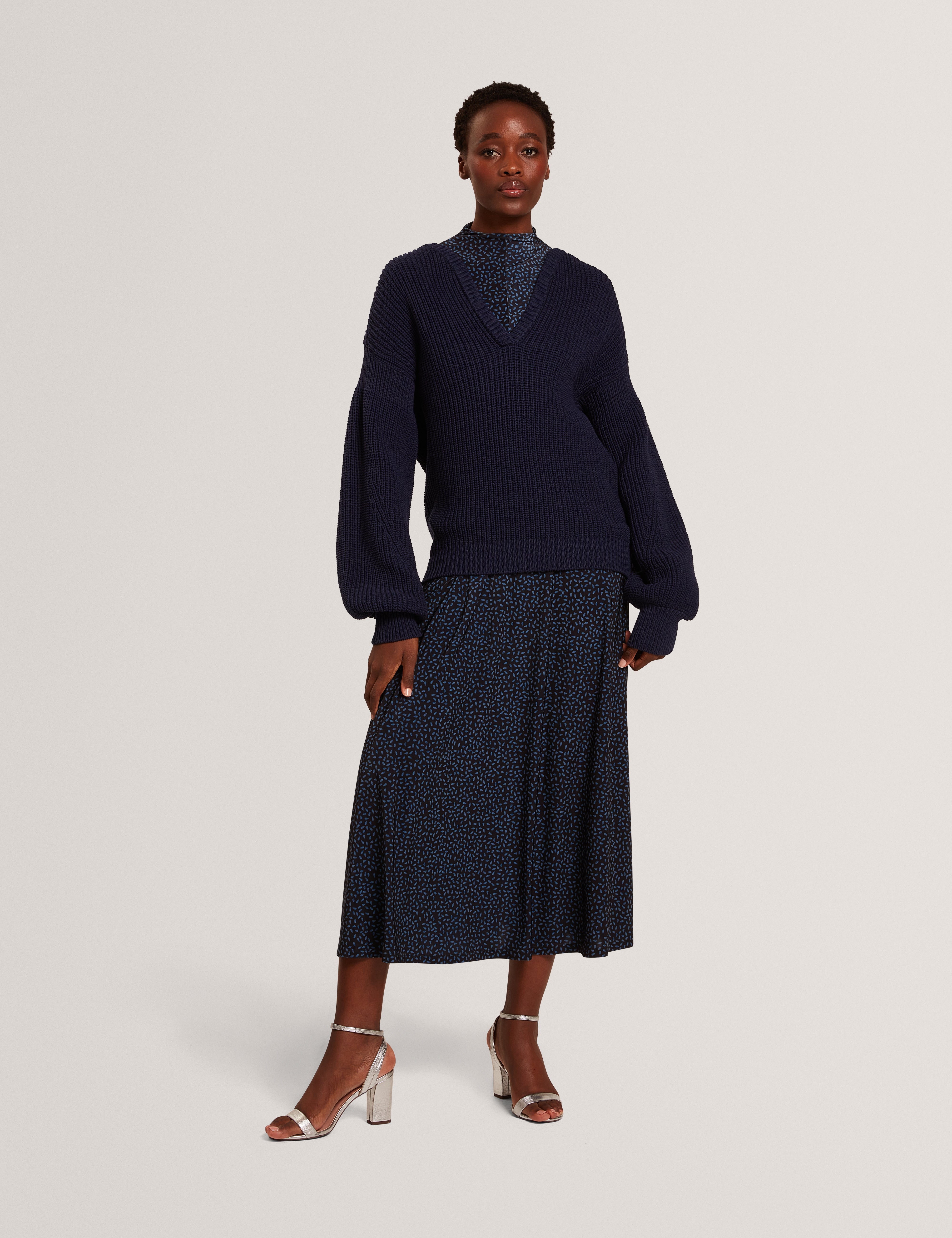 Velmee Cotton Blend V Neck Sweater Navy