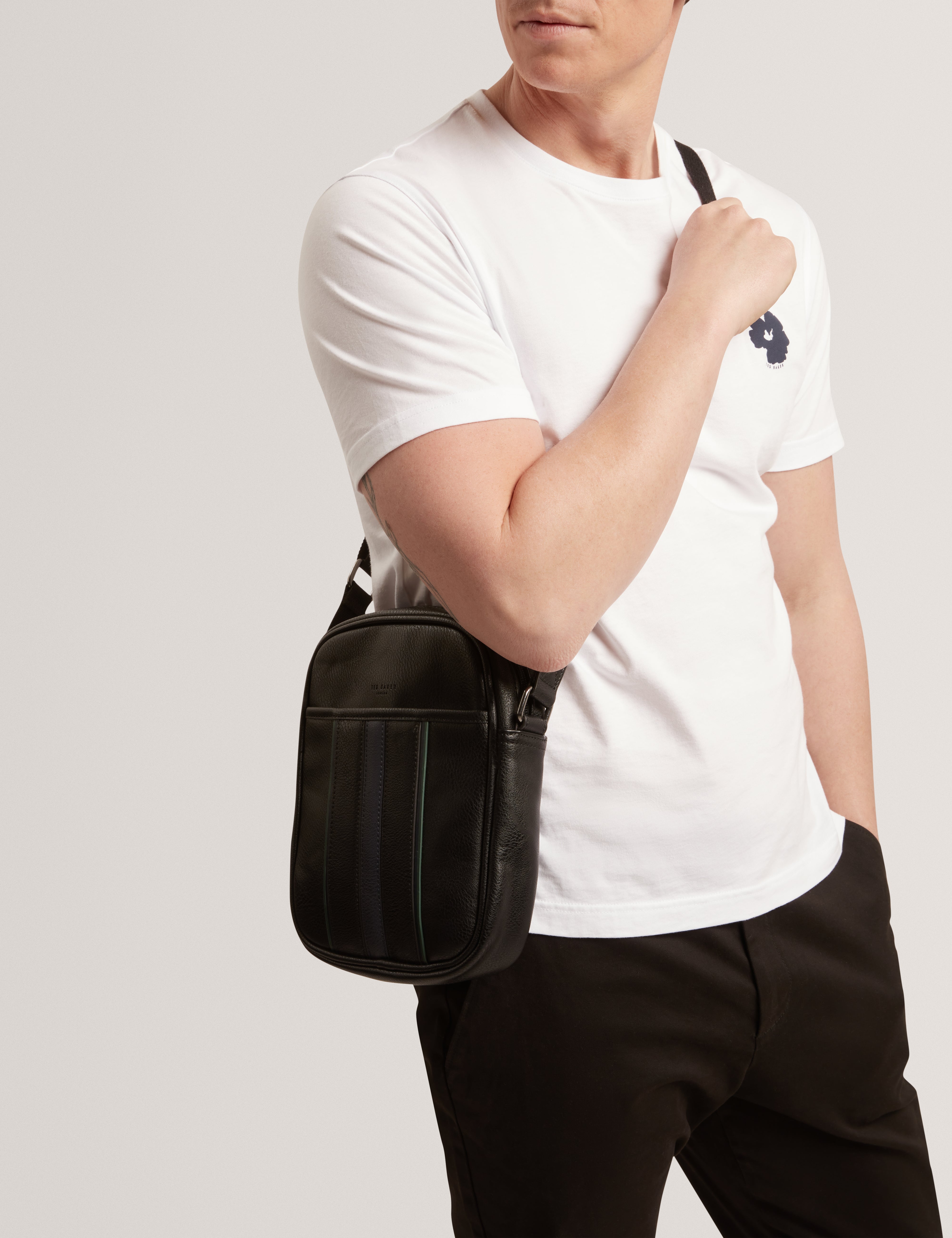 Keiigan Stripe Pu Flight Bag Black