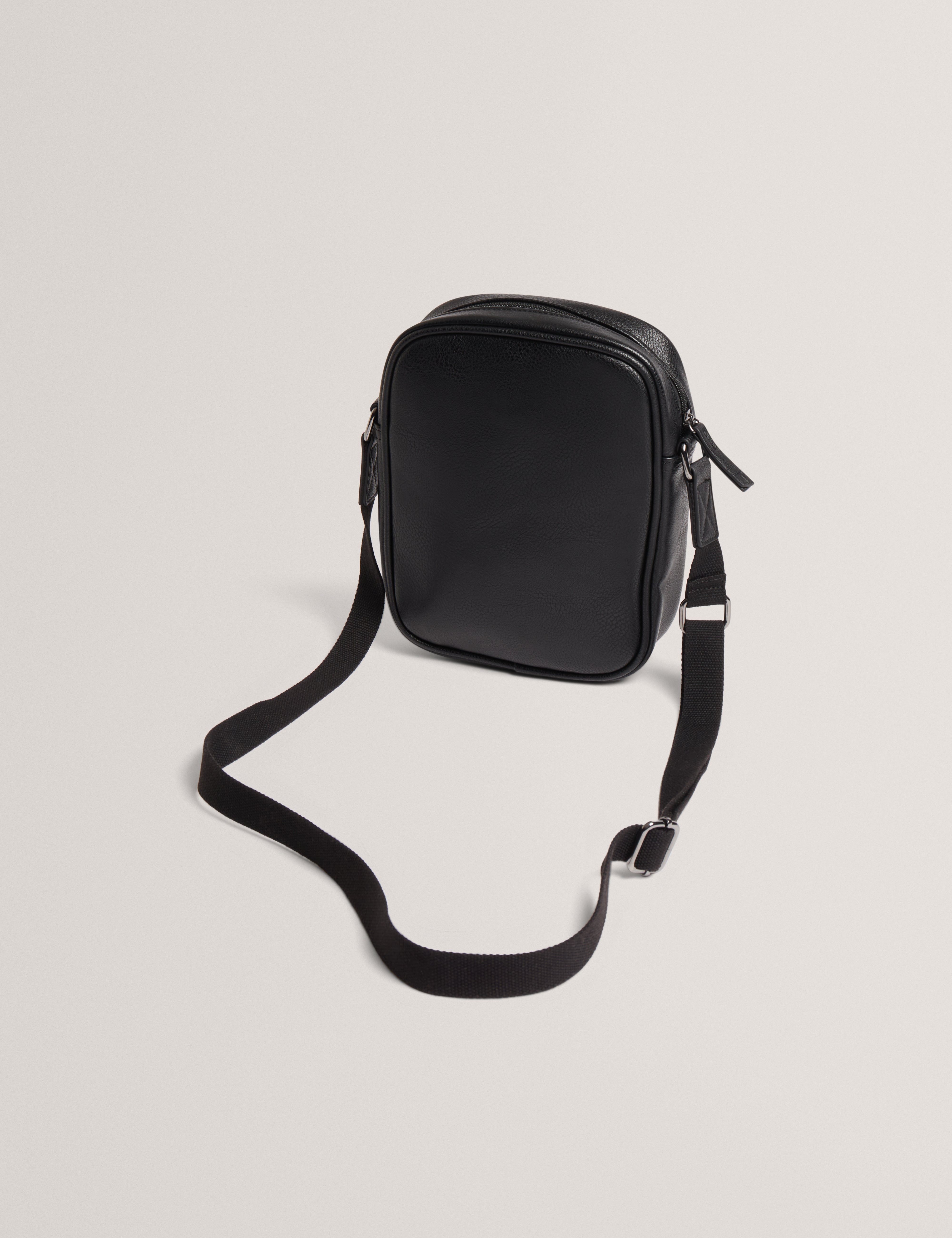 Keiigan Stripe Pu Flight Bag Black