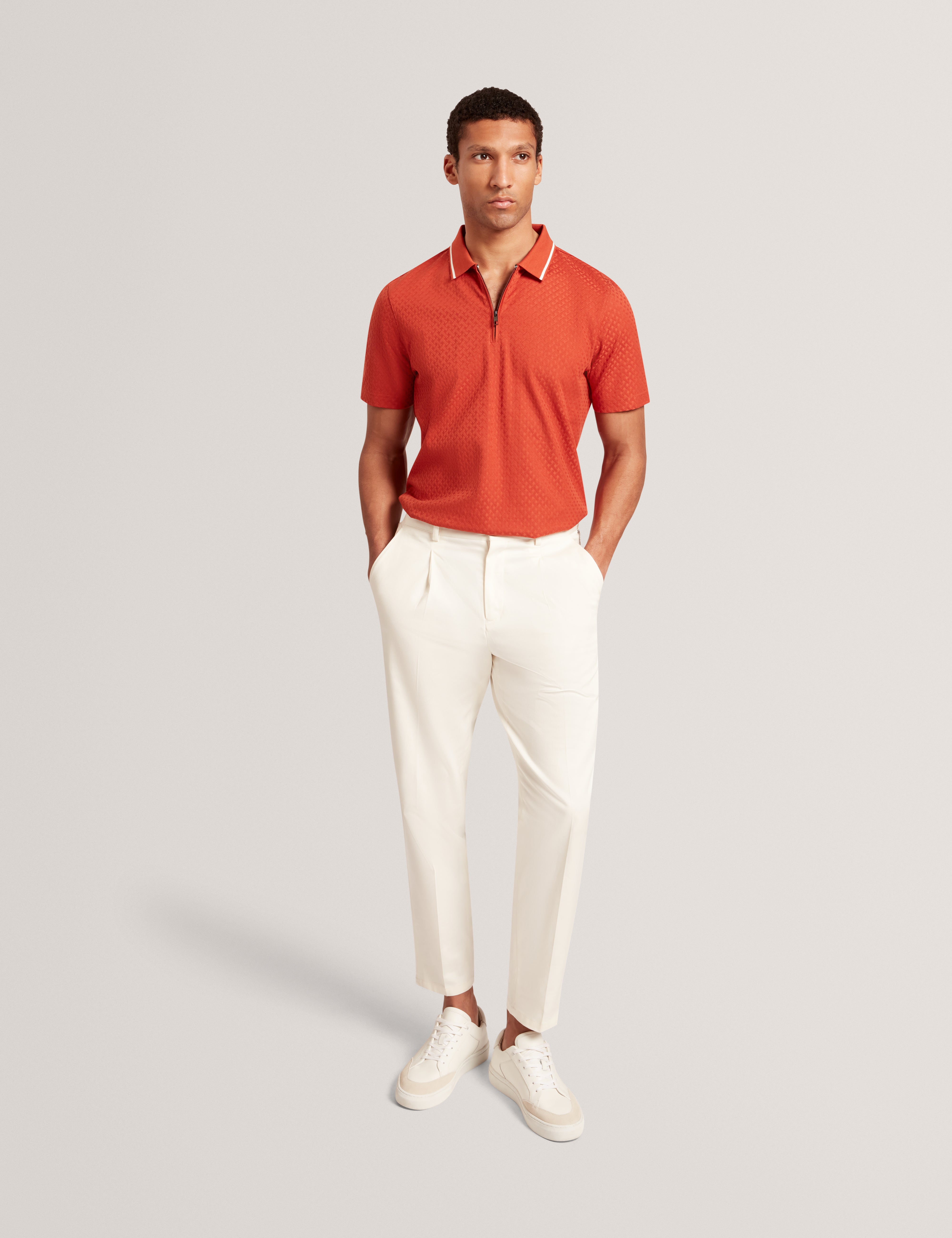 كوفين قميص بولو بأكمام قصيرة لون برتقالي داكن