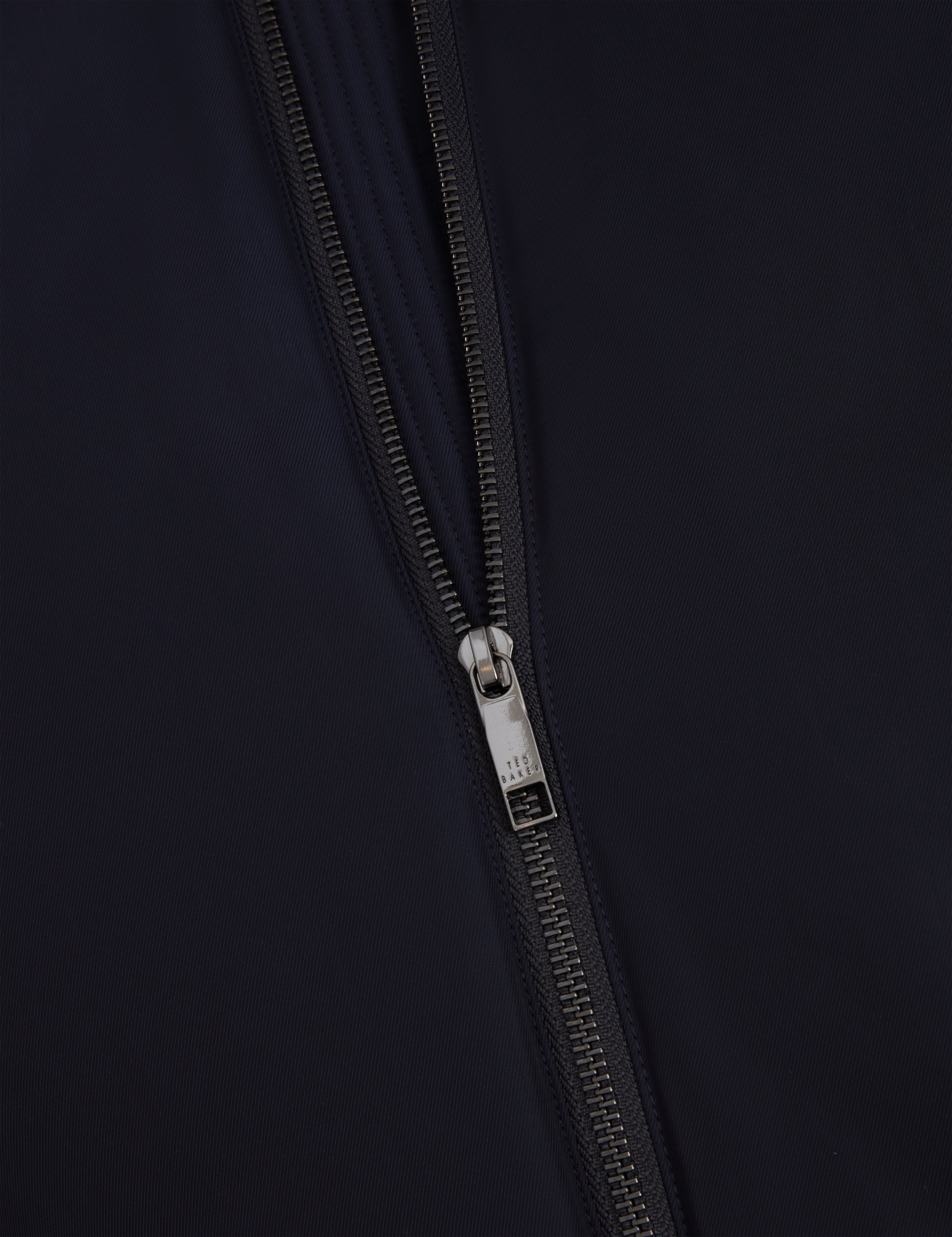 بومبارد جاكيت بقصّة مريحة لون كحلي