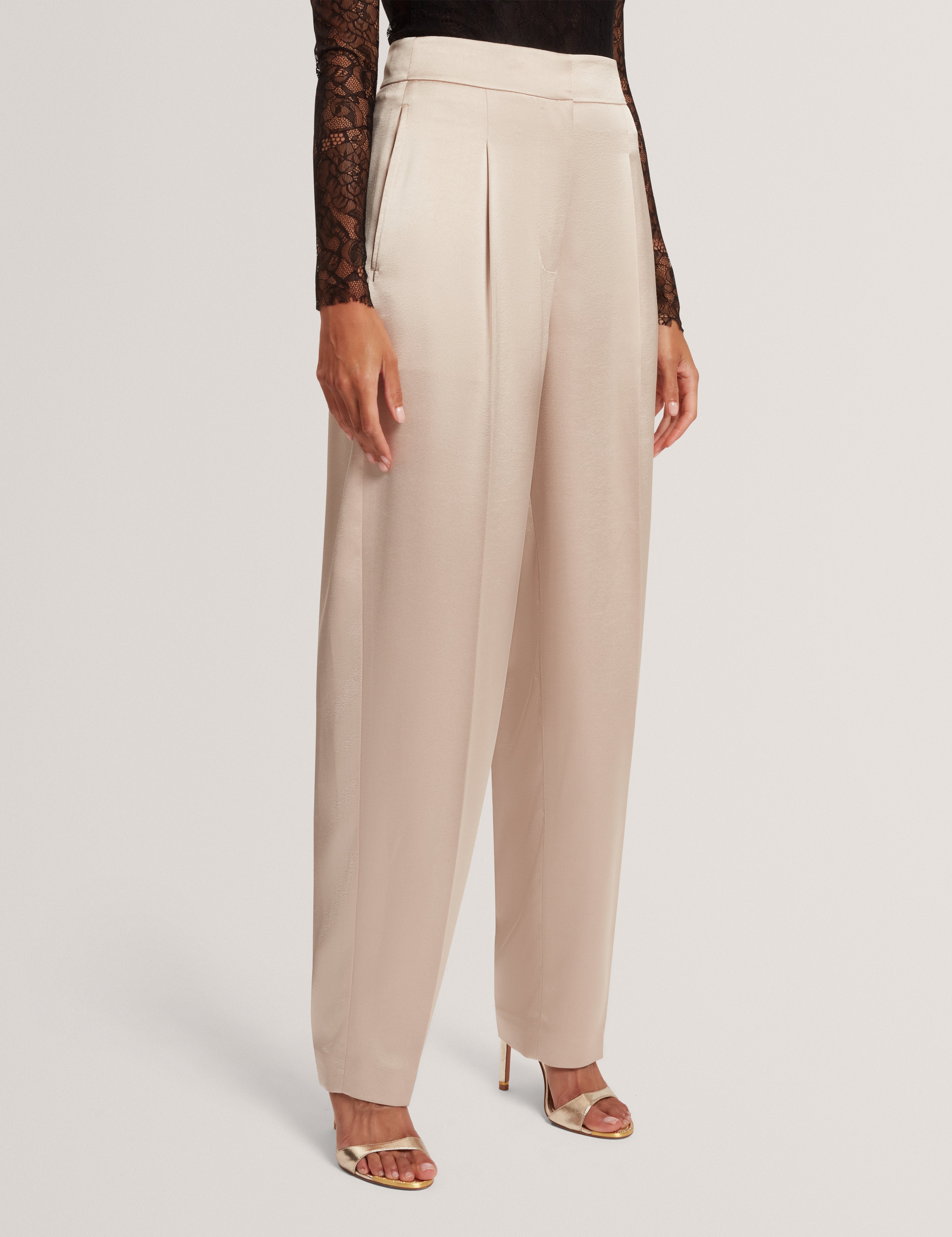 Chiira Barrel Leg Trouser Natural