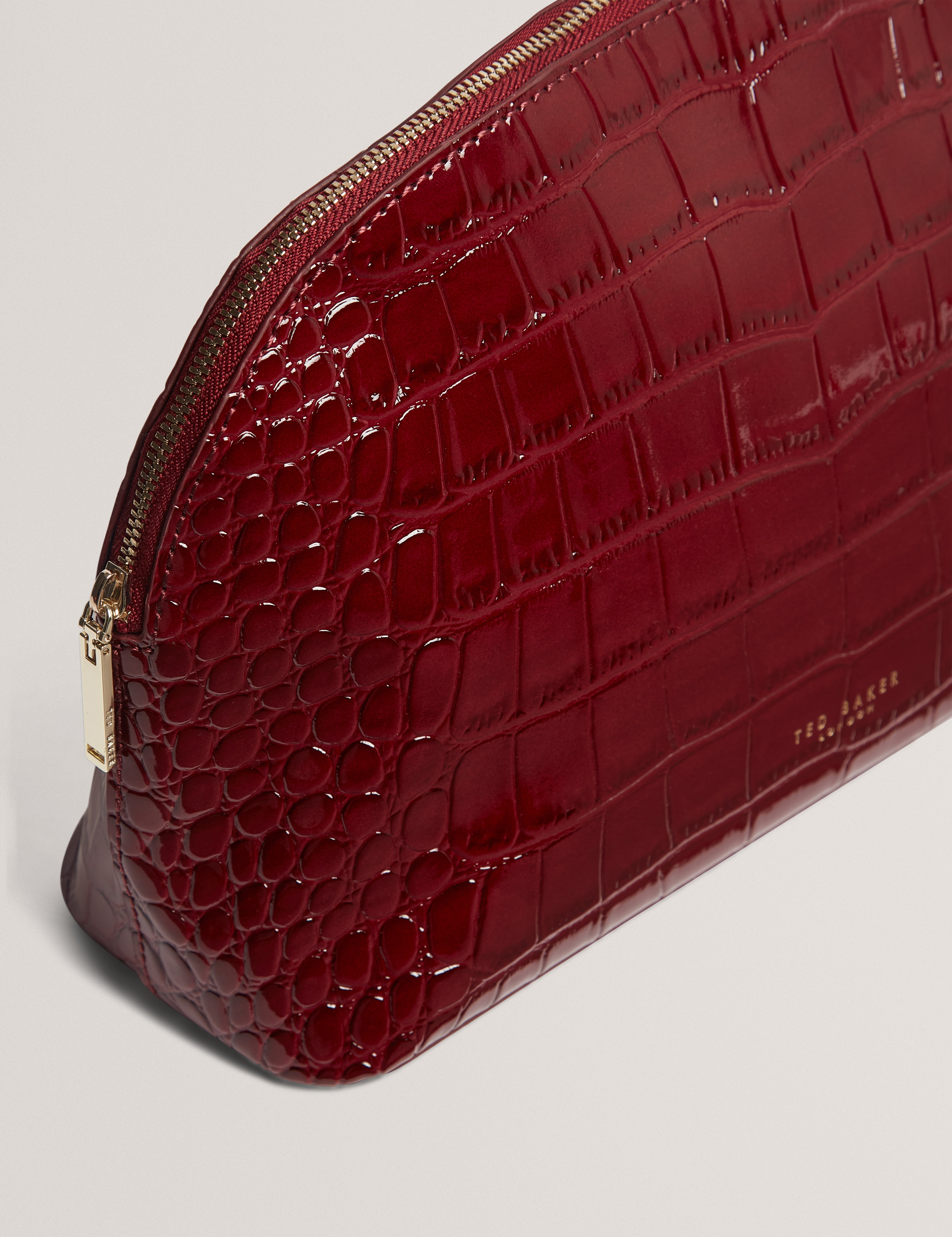 فالوريس حقيبة مستلزمات شخصية بنقشة جلد التمساح لون أحمر داكن