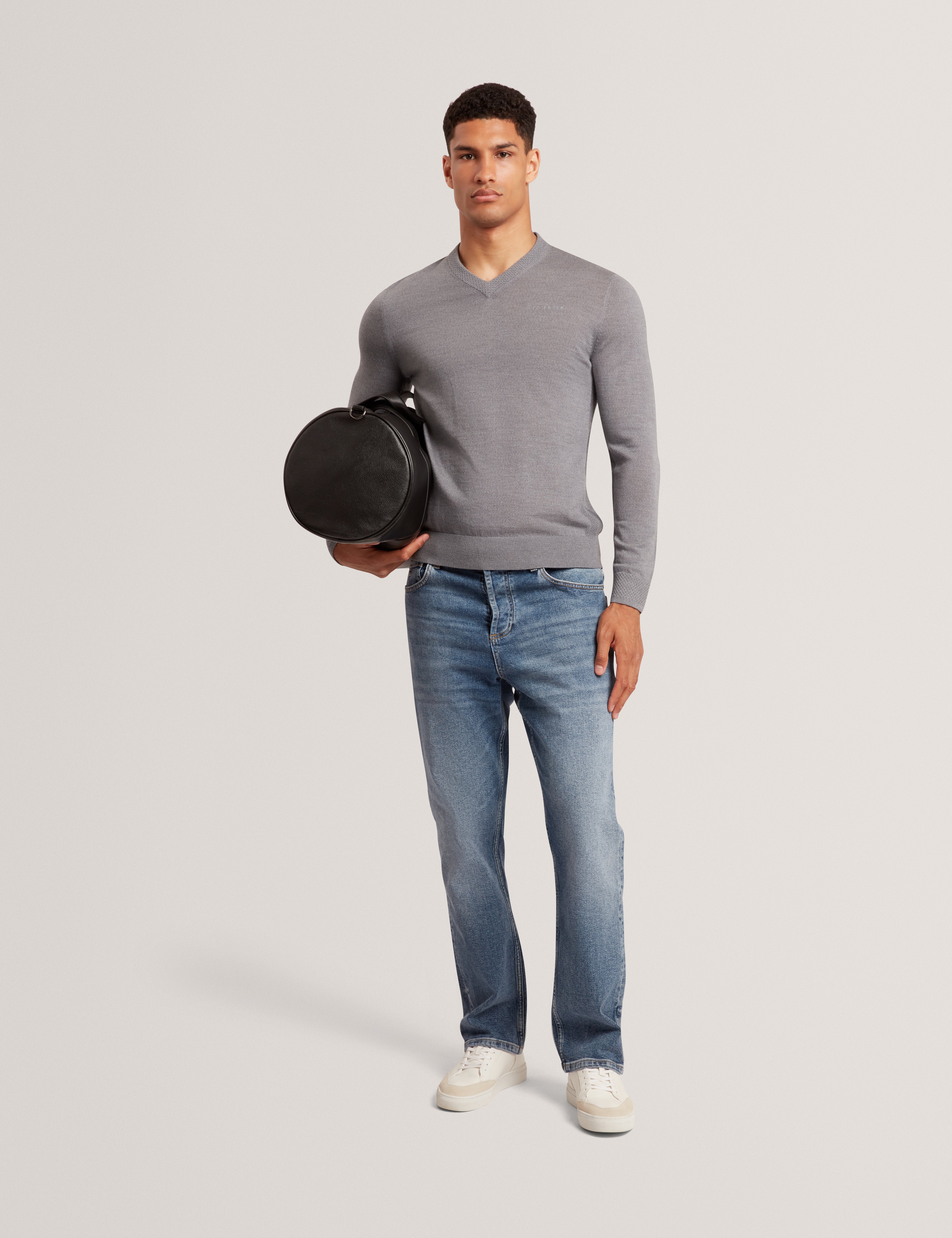 Resye Branded Merino V-Neck Jumper Mid-Grey