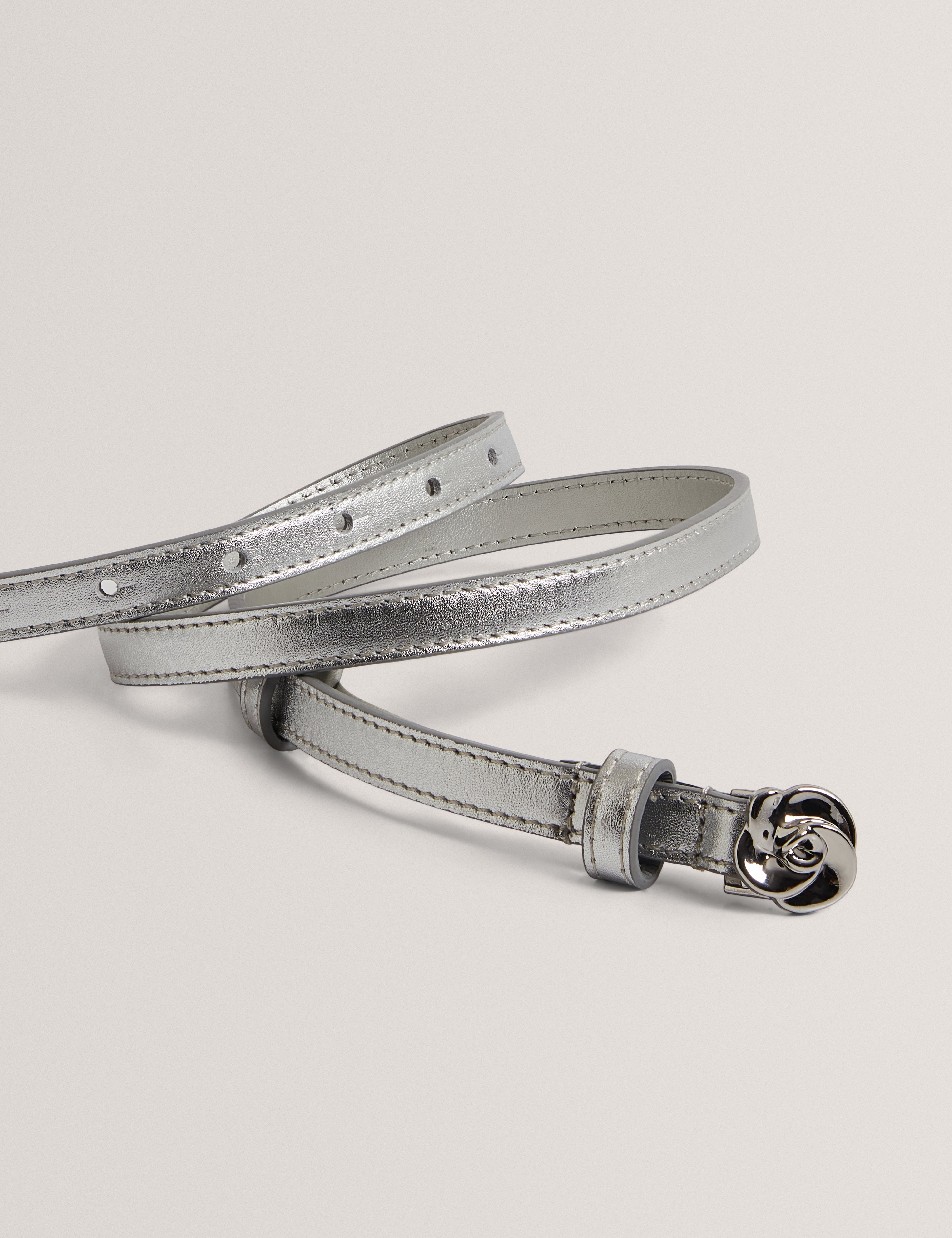 حزام روسو الجلدي المعدني مع أجزاء معدنية باللون الوردي الفضي