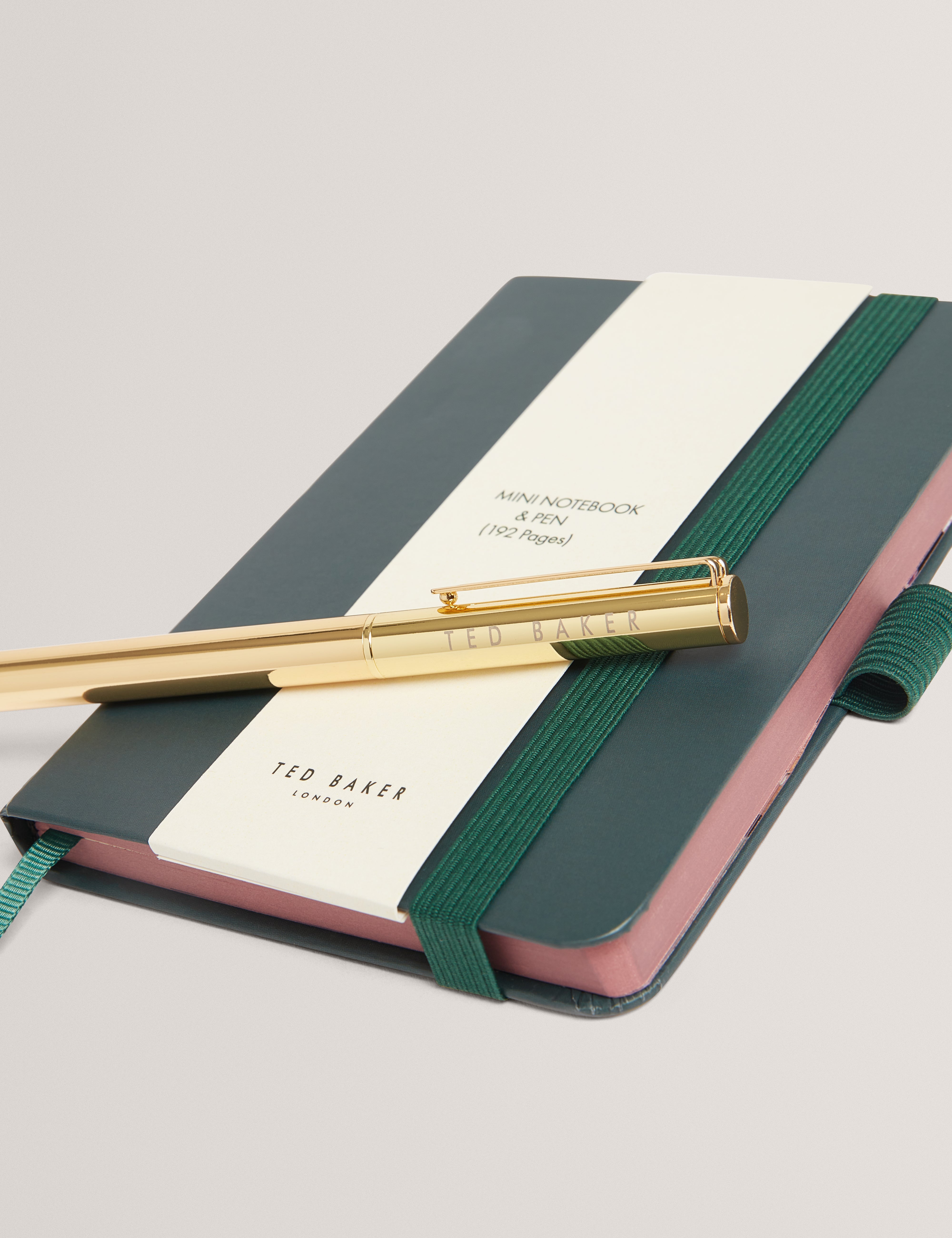 بيتلي دفتر ملاحظات A6 باللون الأخضر الداكن مع قلم