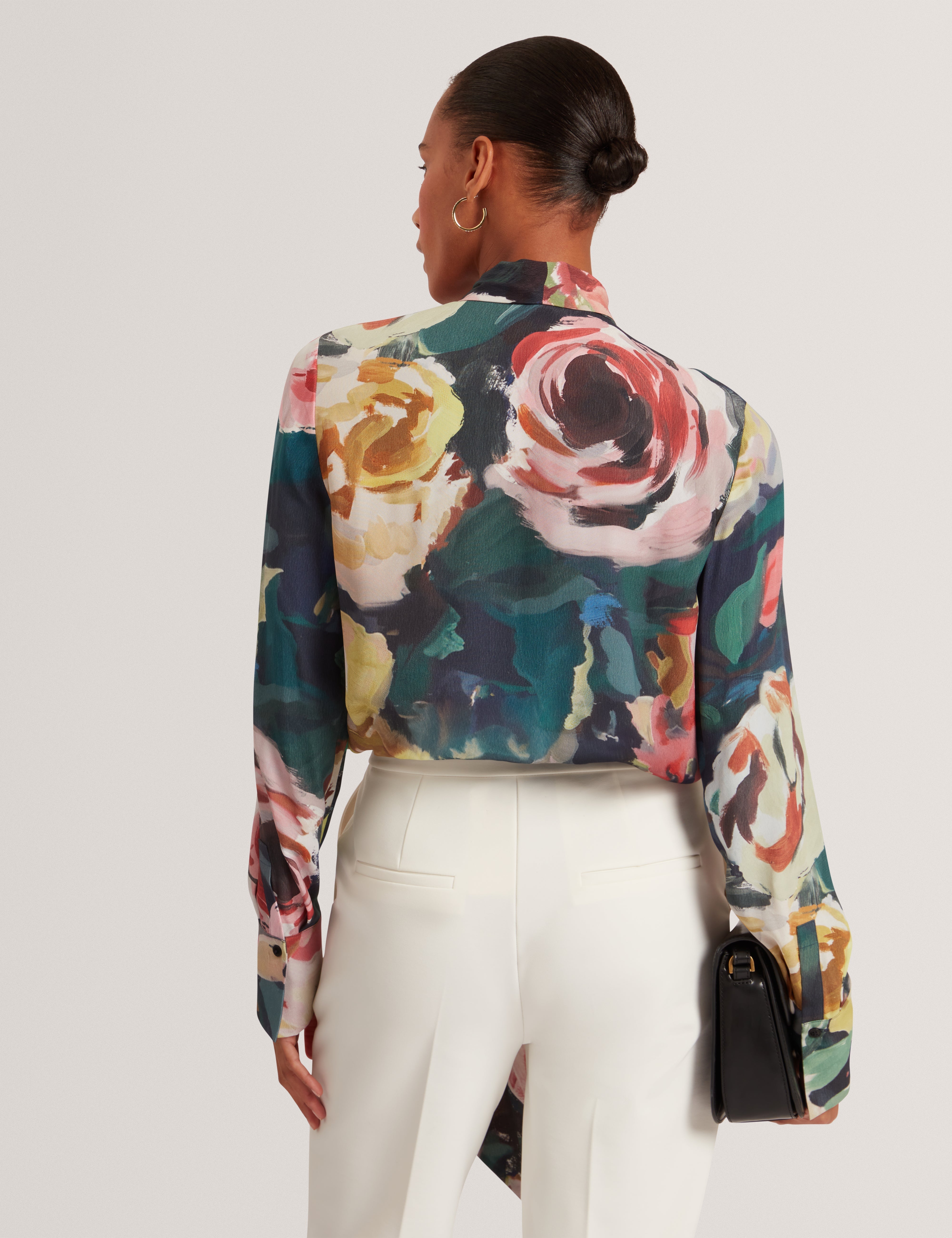 أراغا قميص مطبّع بأكمام طويلة لون كحلي