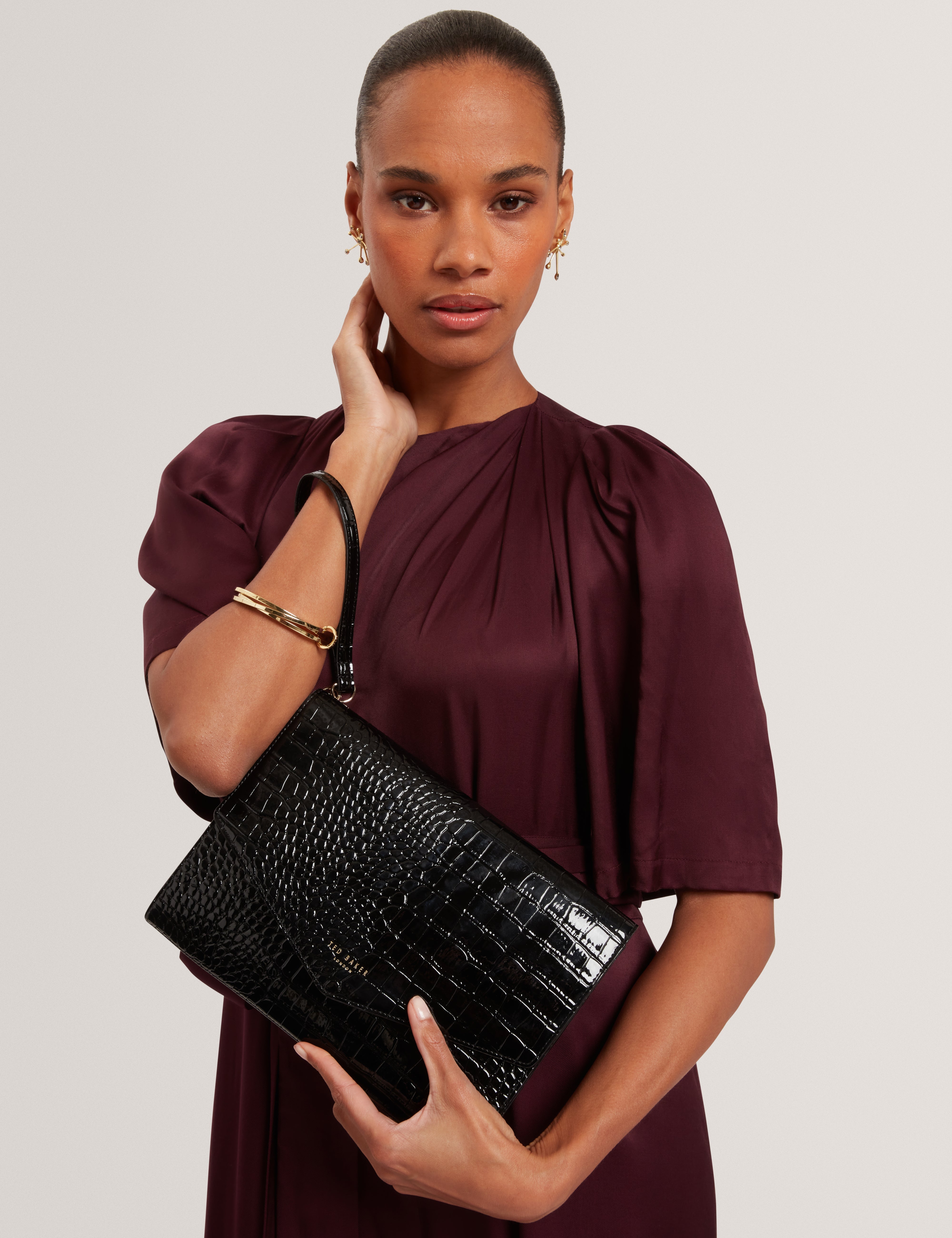 Wesslie Croc Effect Icon Envelope Pouch Black