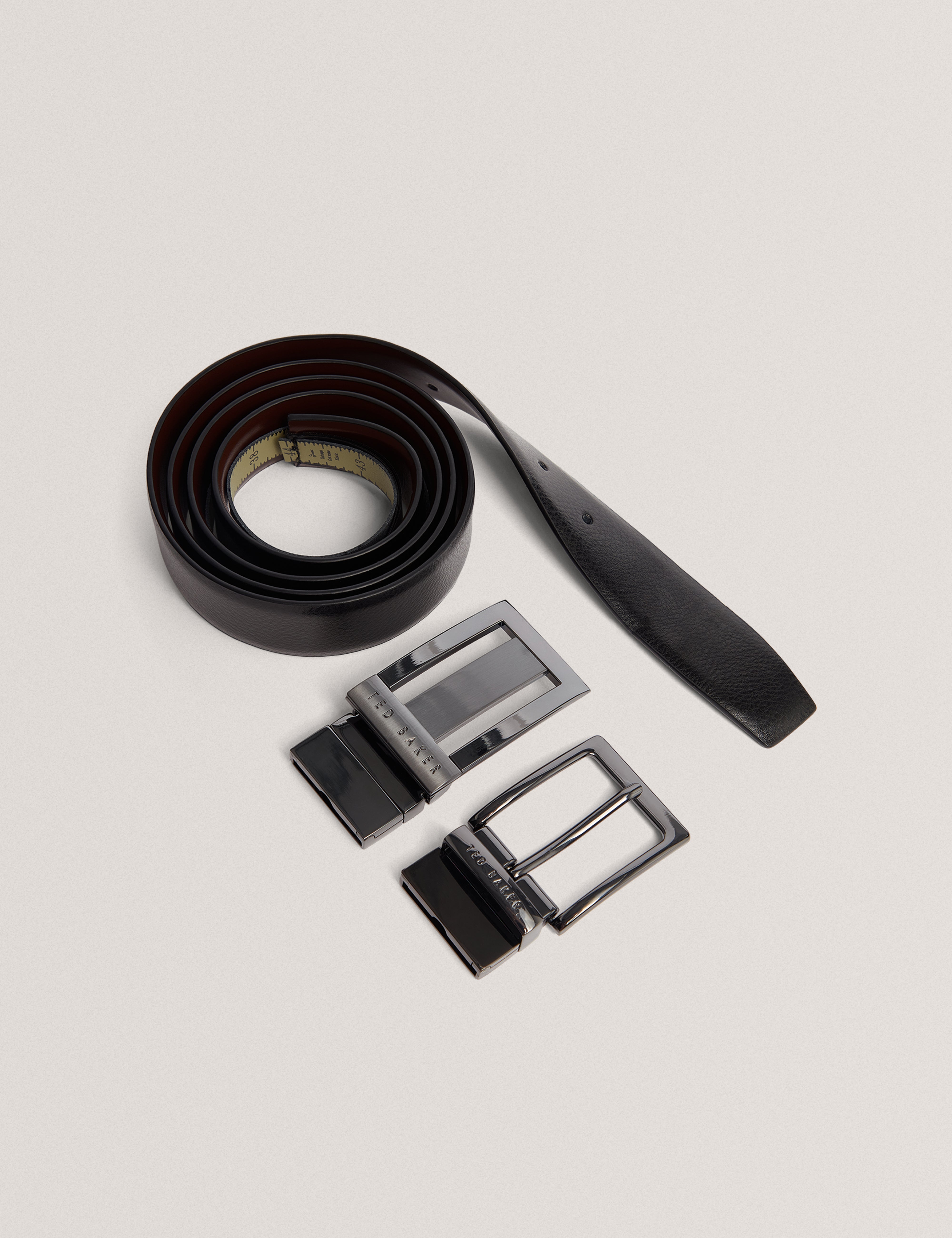 ويلمر حزام لون بني داكن بعلبة