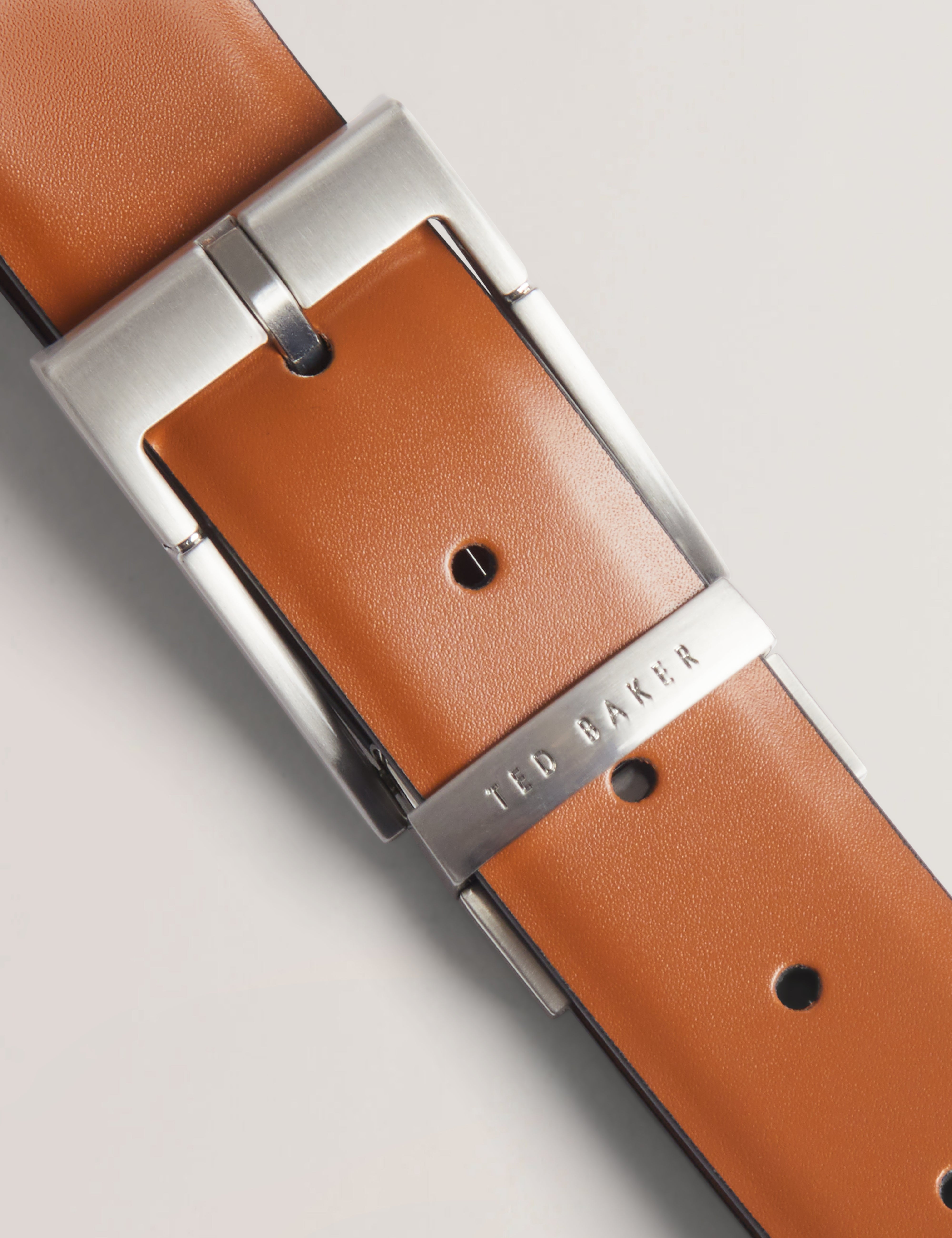 كوناري حزام من الجلد باللون العسلي