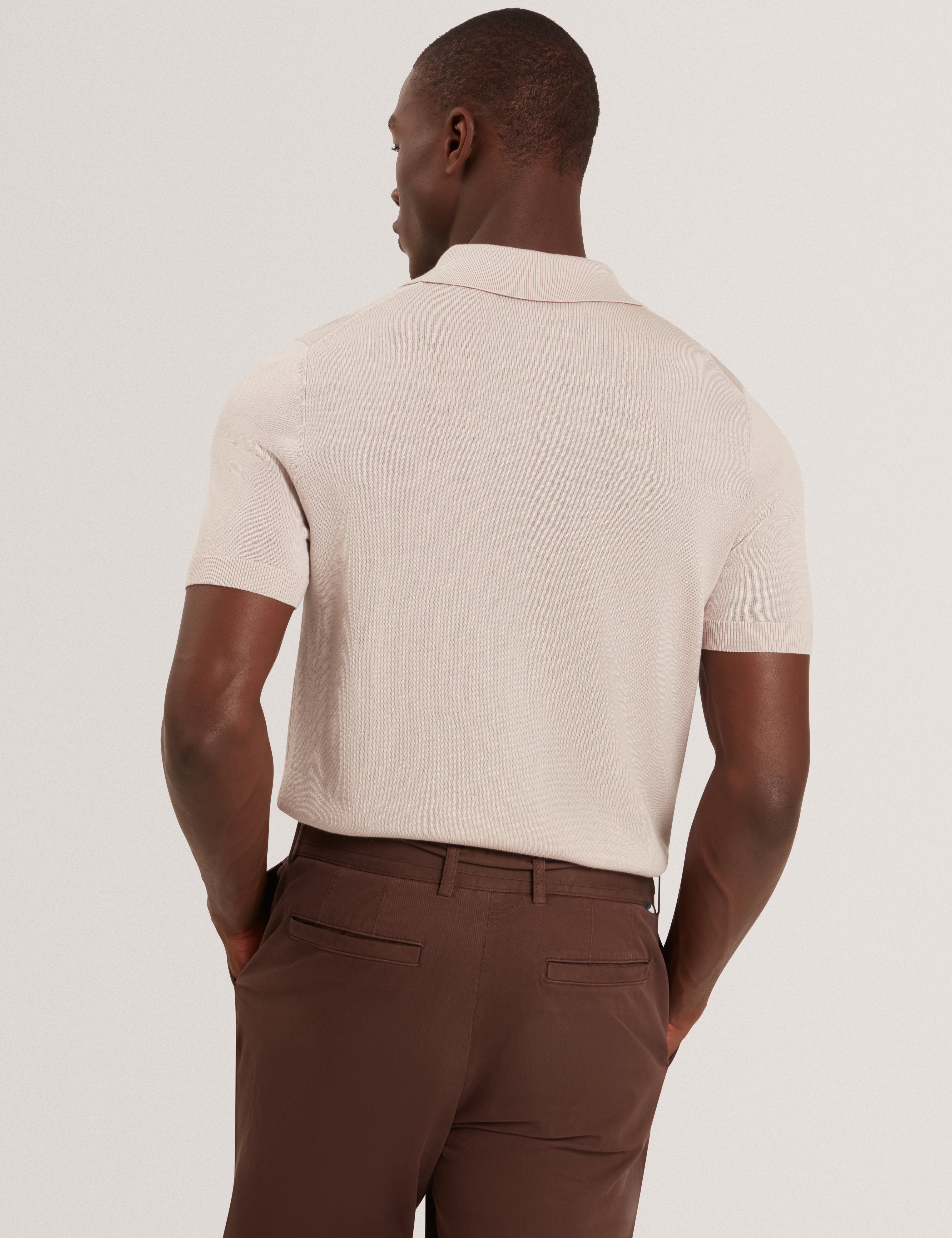 قميص بولو جيفرانز بأكمام قصيرة وسحاب من مزيج الحرير بلون البيج
