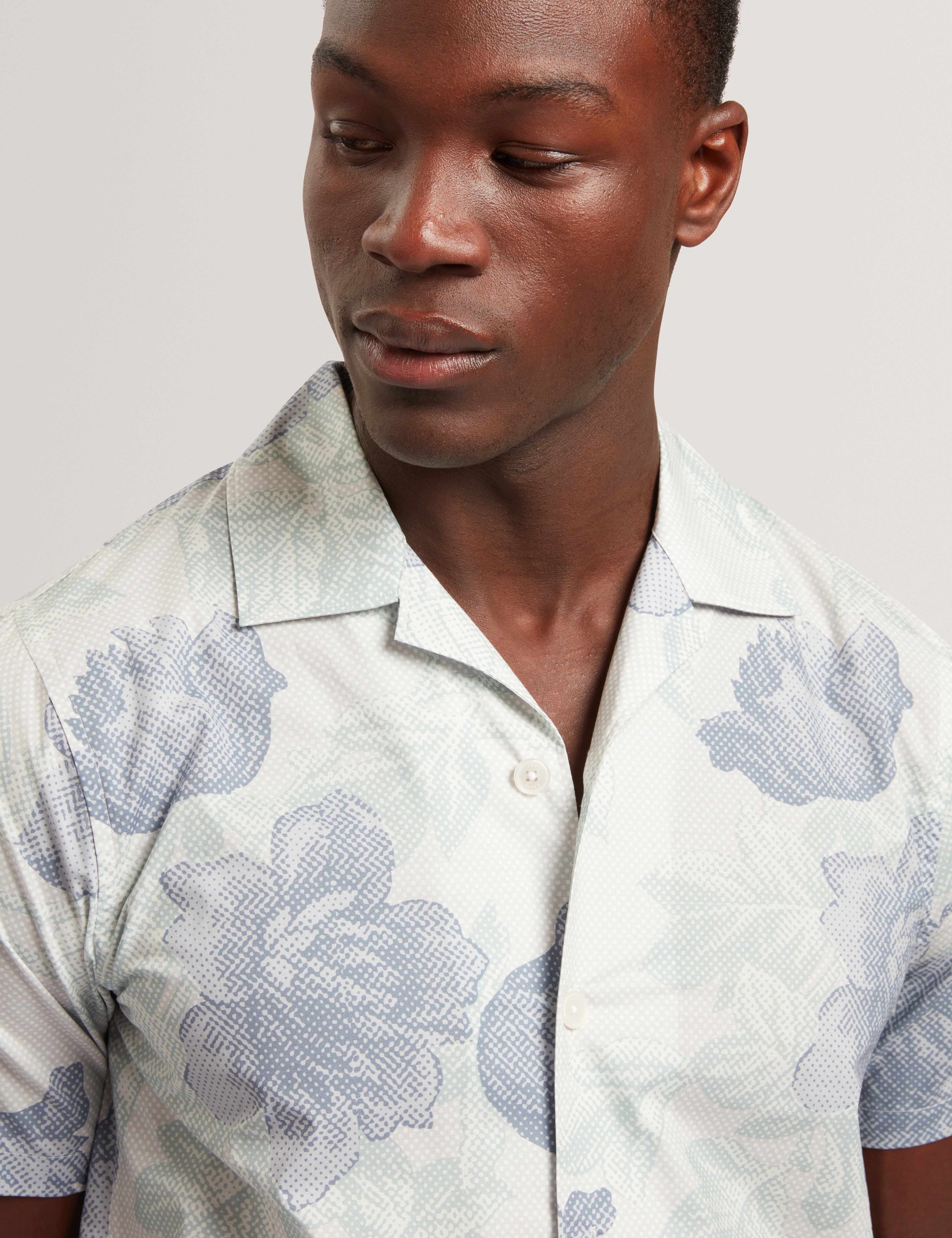Cesiro Short Sleeve Relaxed Floral Shirt Mid-Green