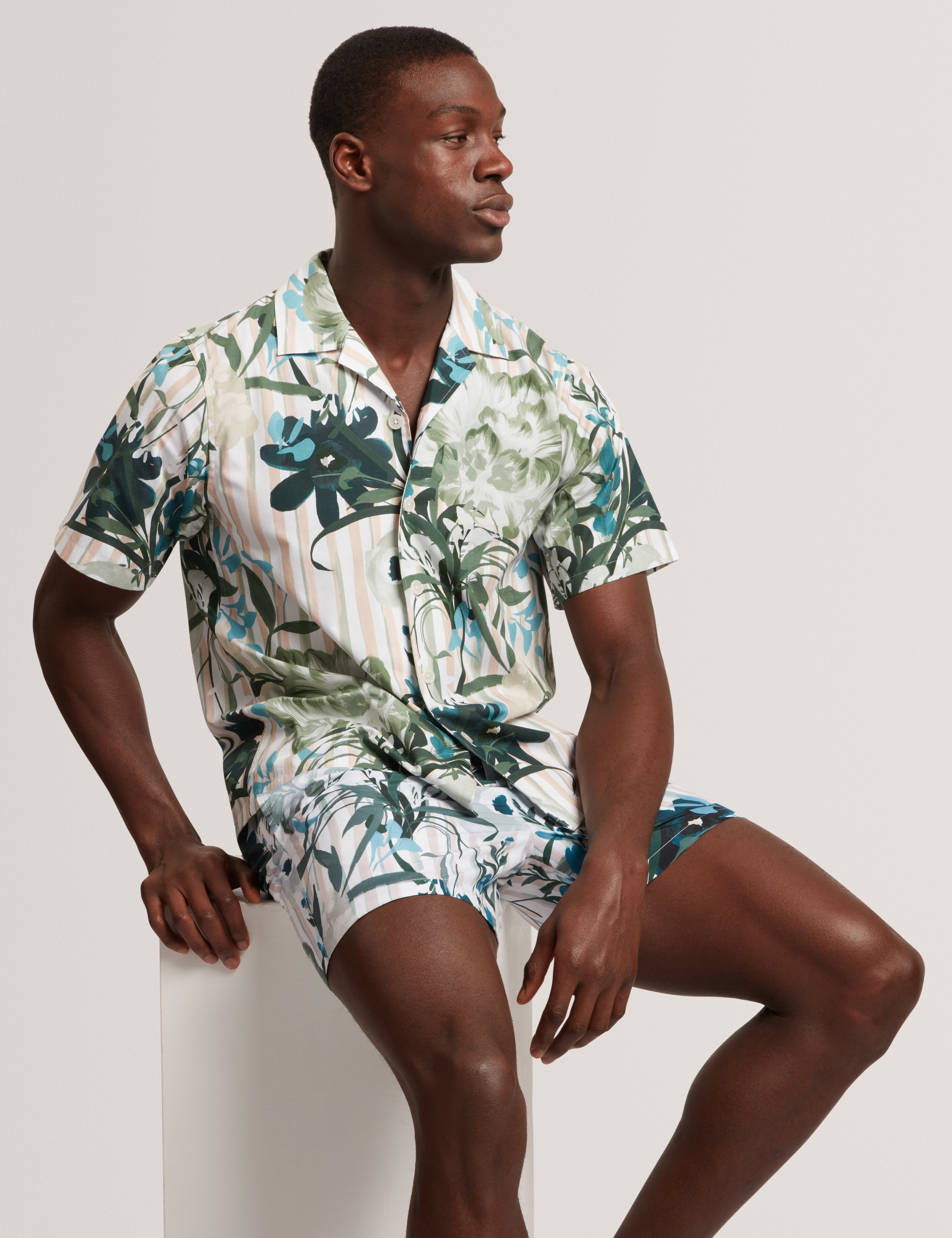 Anukis Short Sleeve Placement Floral Stripe Mid-Pink