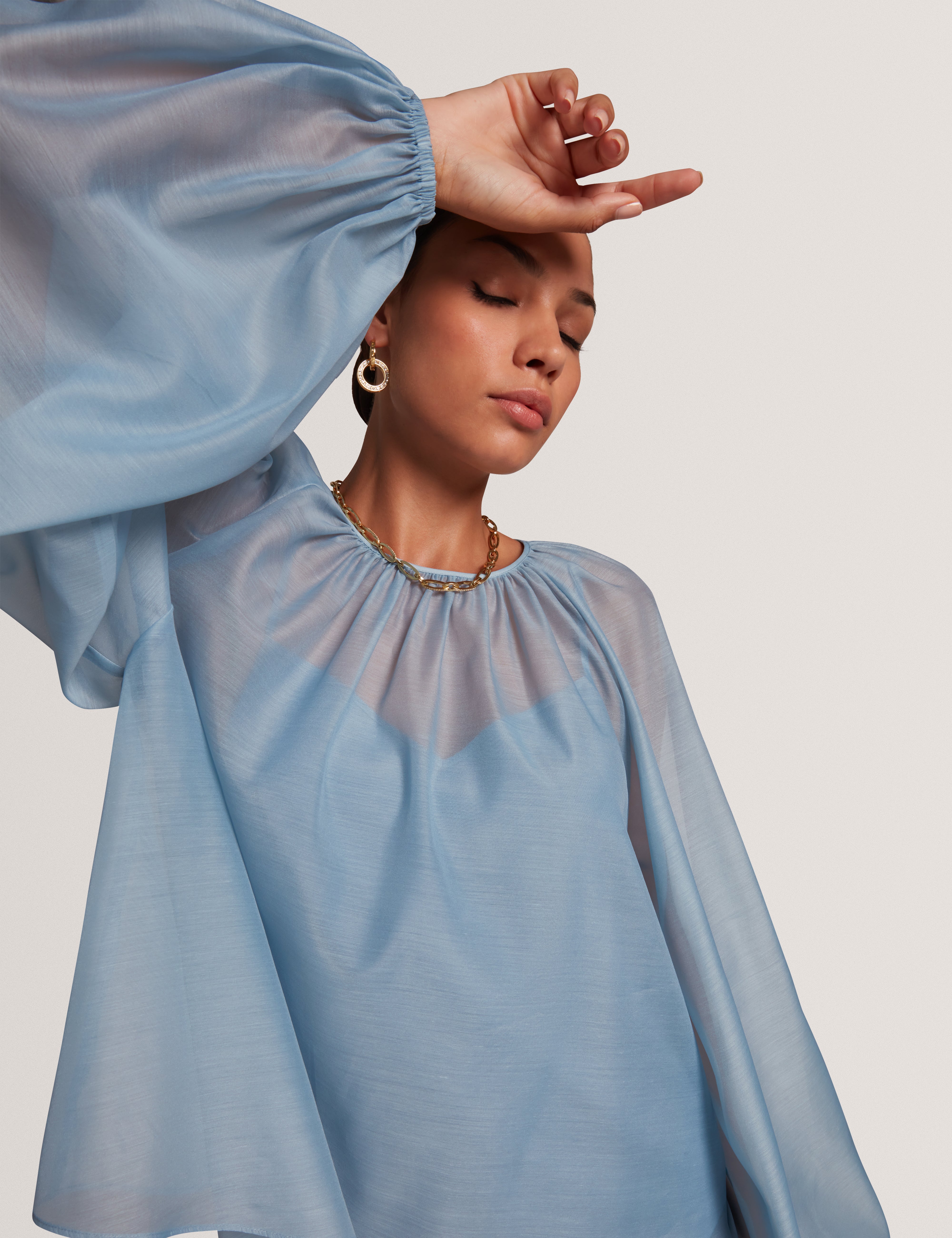 بلوزة إيلانا أورجانزا بأكمام منتفخة - أزرق فاتح