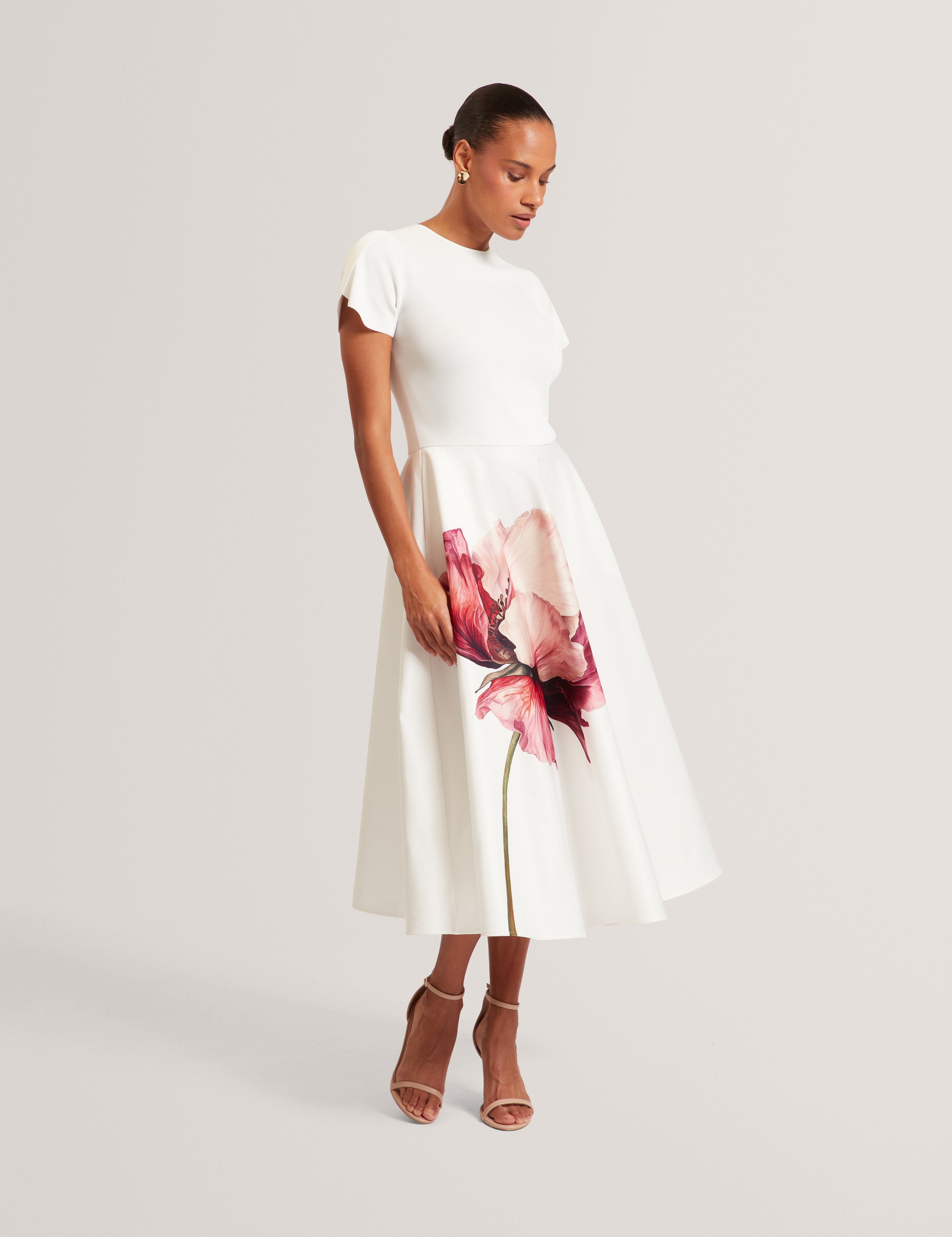 Crisant Printed Tulip Sleeve Mockable Dress Ivory