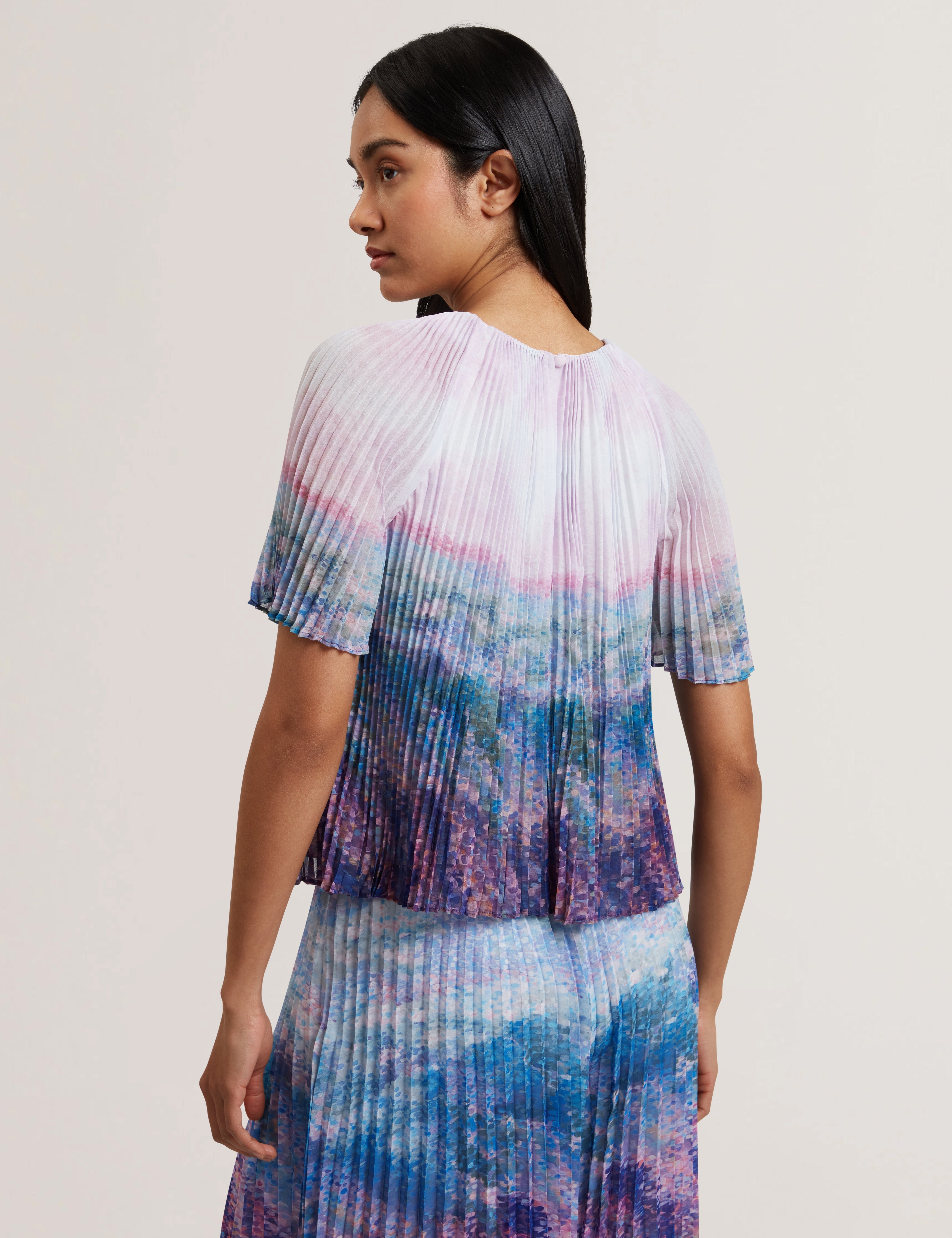 Aharra Printed Pleated Short Sleeve Blouse Mid-Pink
