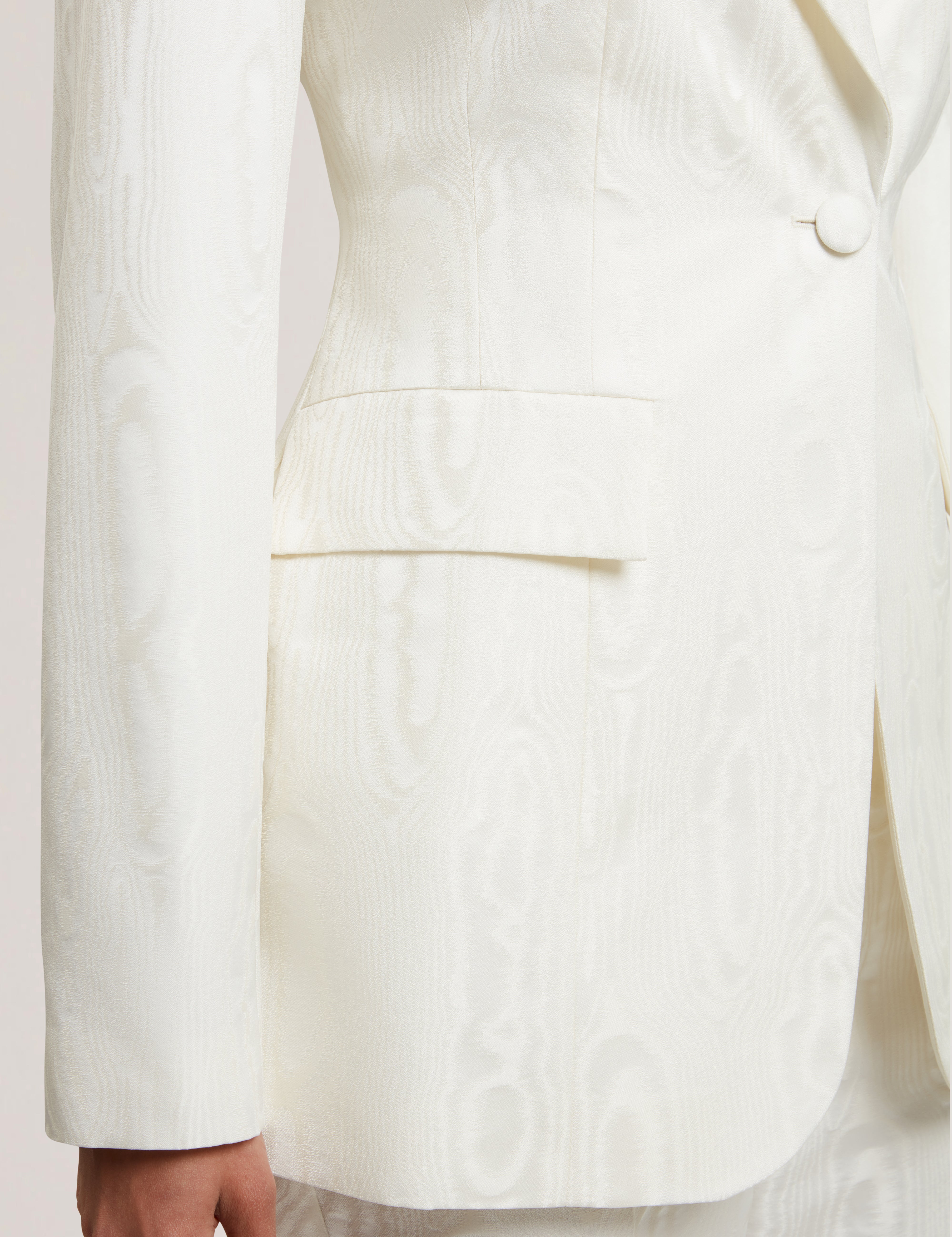 كابيري جاكيت من الجاكار باللون العاجي