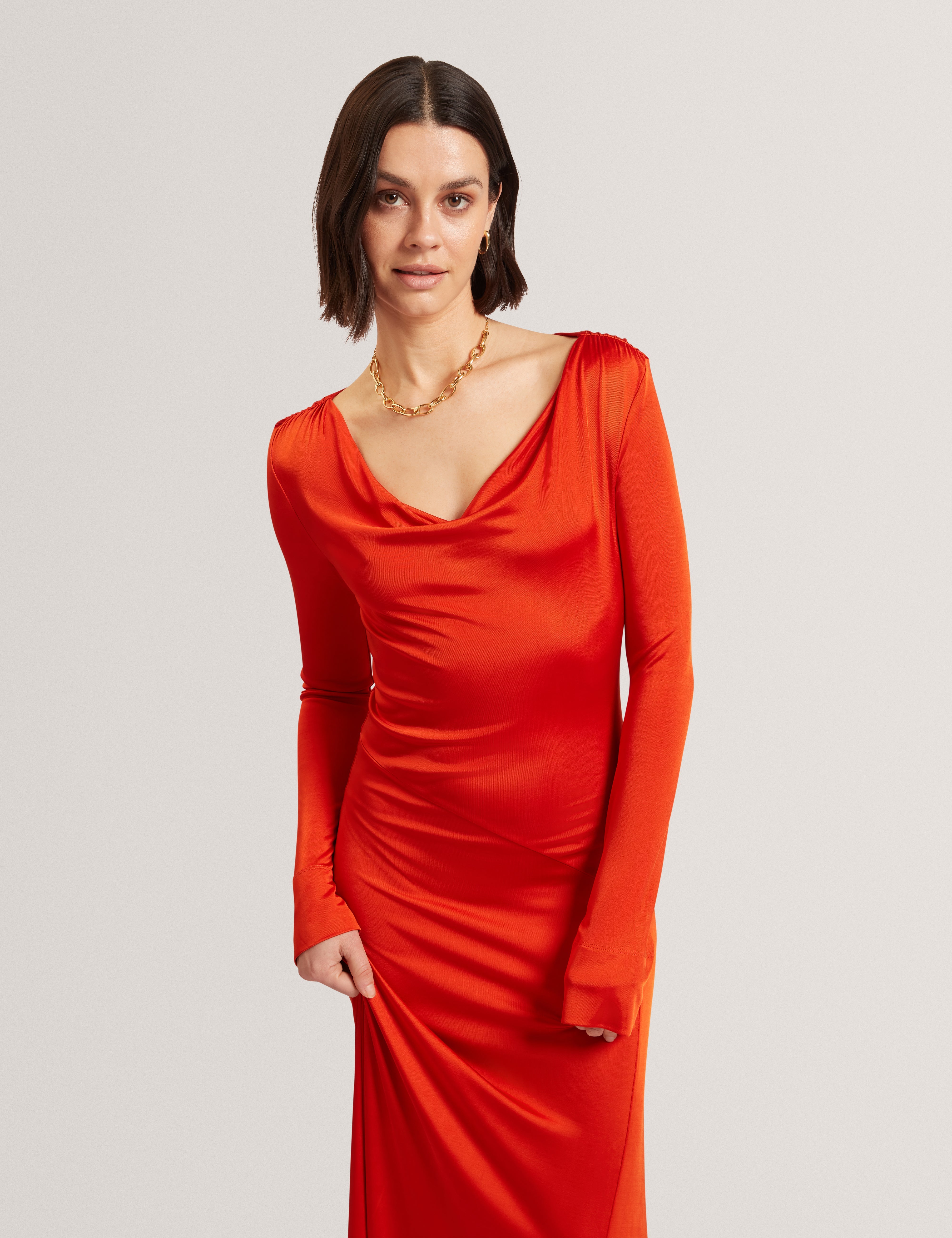 فستان أيانا متوسط ​​الطول بياقة واسعة - أحمر فاقع