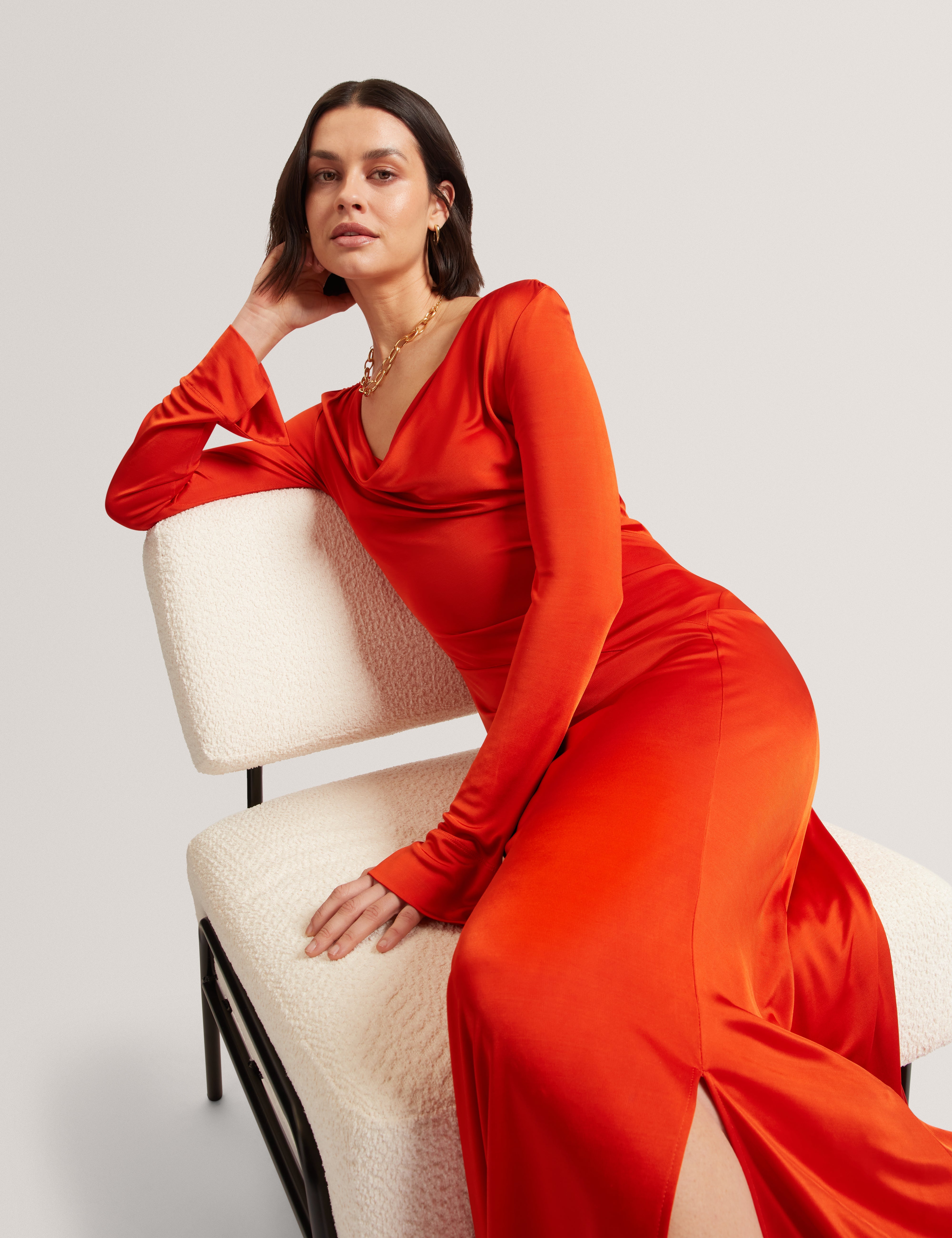 فستان أيانا متوسط ​​الطول بياقة واسعة - أحمر فاقع