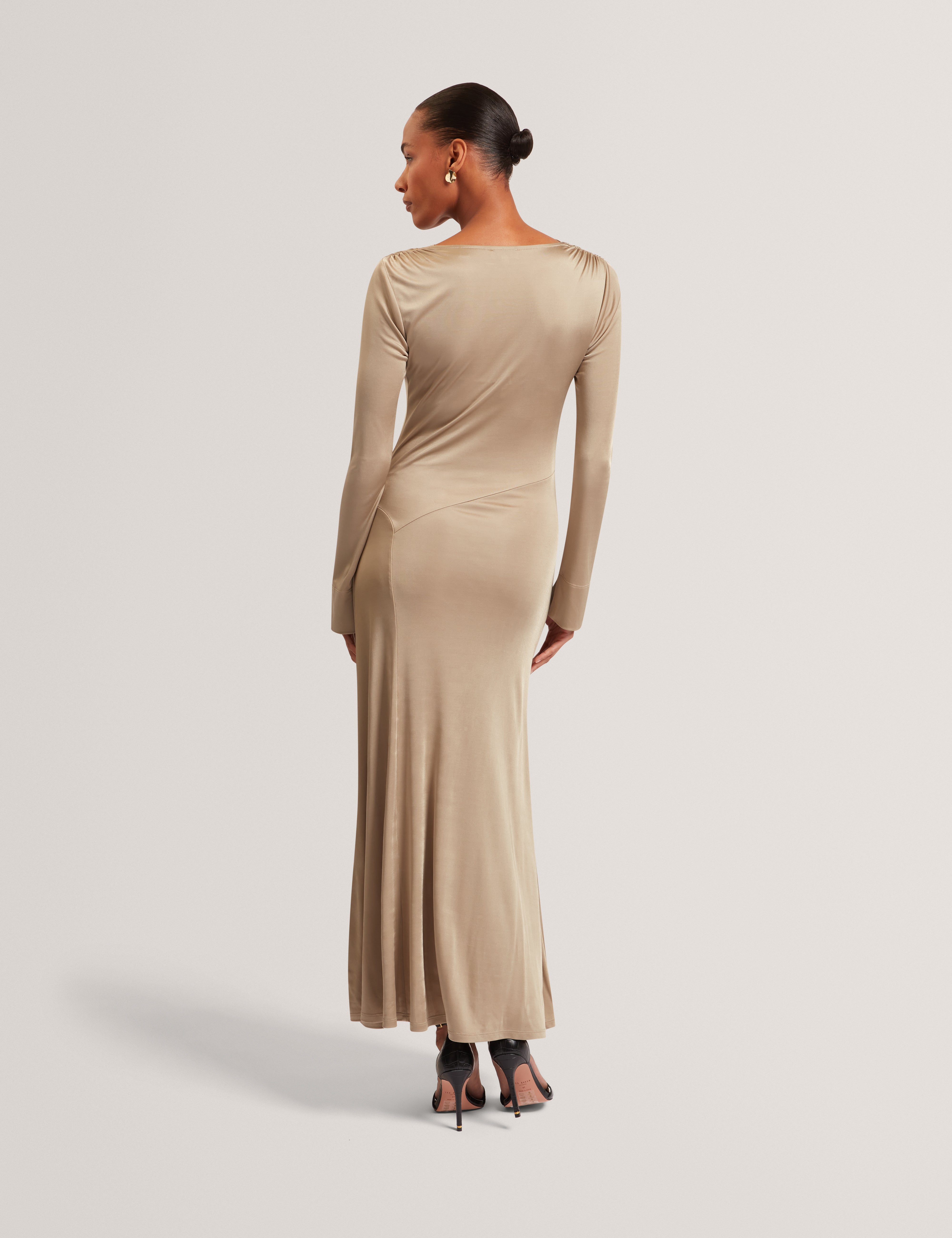 فستان أيانا متوسط ​​الطول بياقة واسعة، لون زيتوني