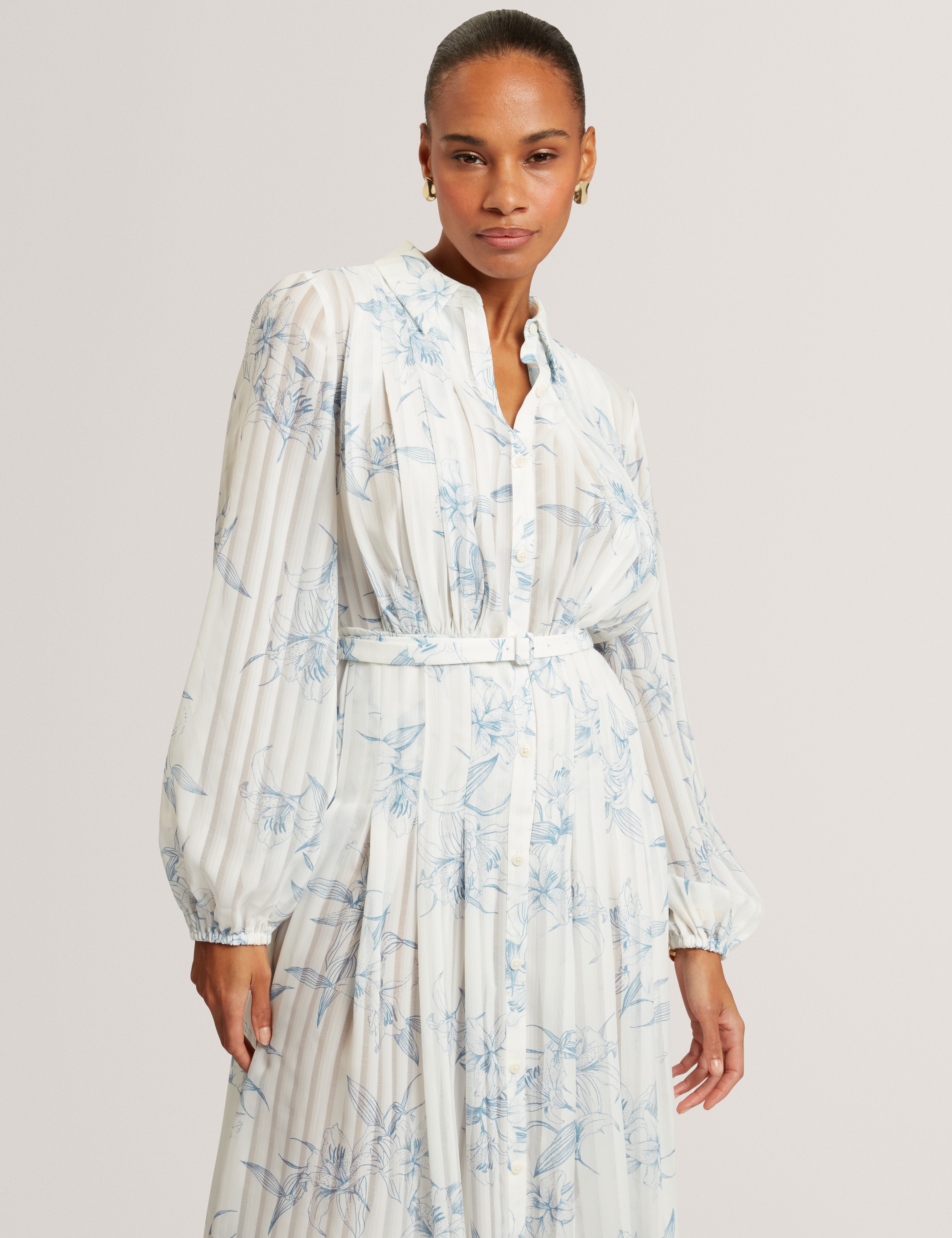 فستان قميص أبيض مطبوع بكسرات متوسطة الطول من بيرنيا