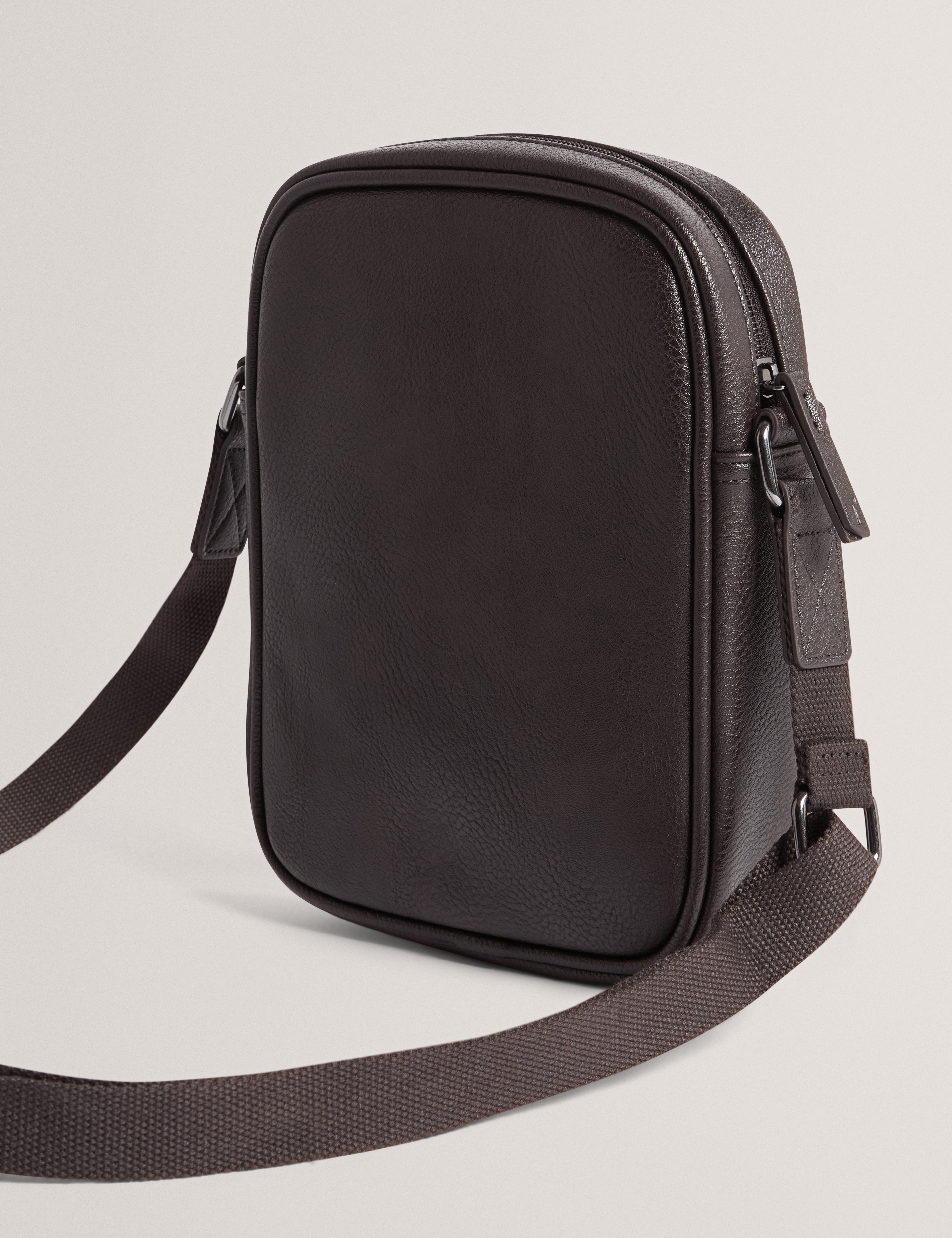 Keiigan Stripe Pu Flight Bag Brn-Choc