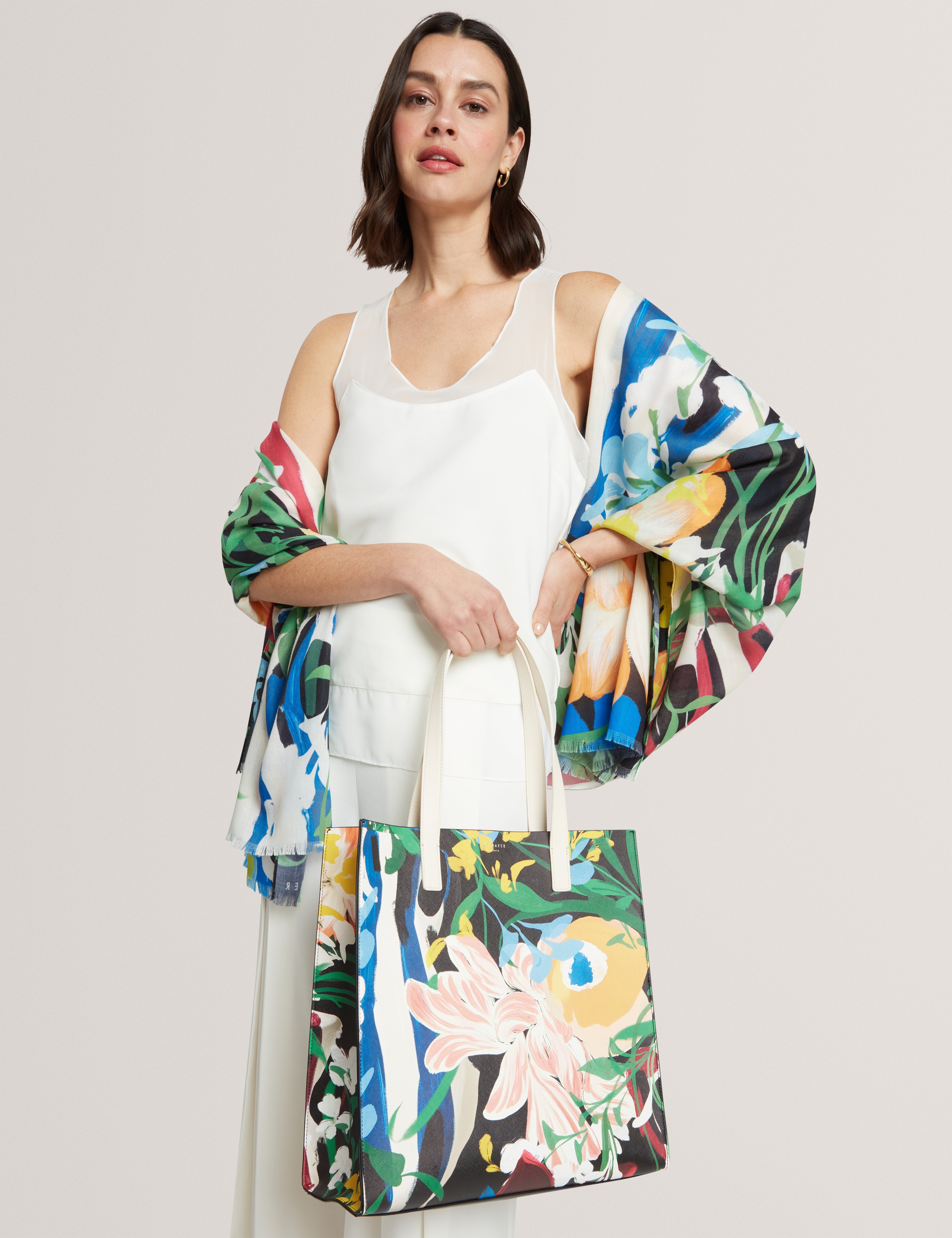 Bouani Floral Bouquet Printed Large Icon Bag Multicol