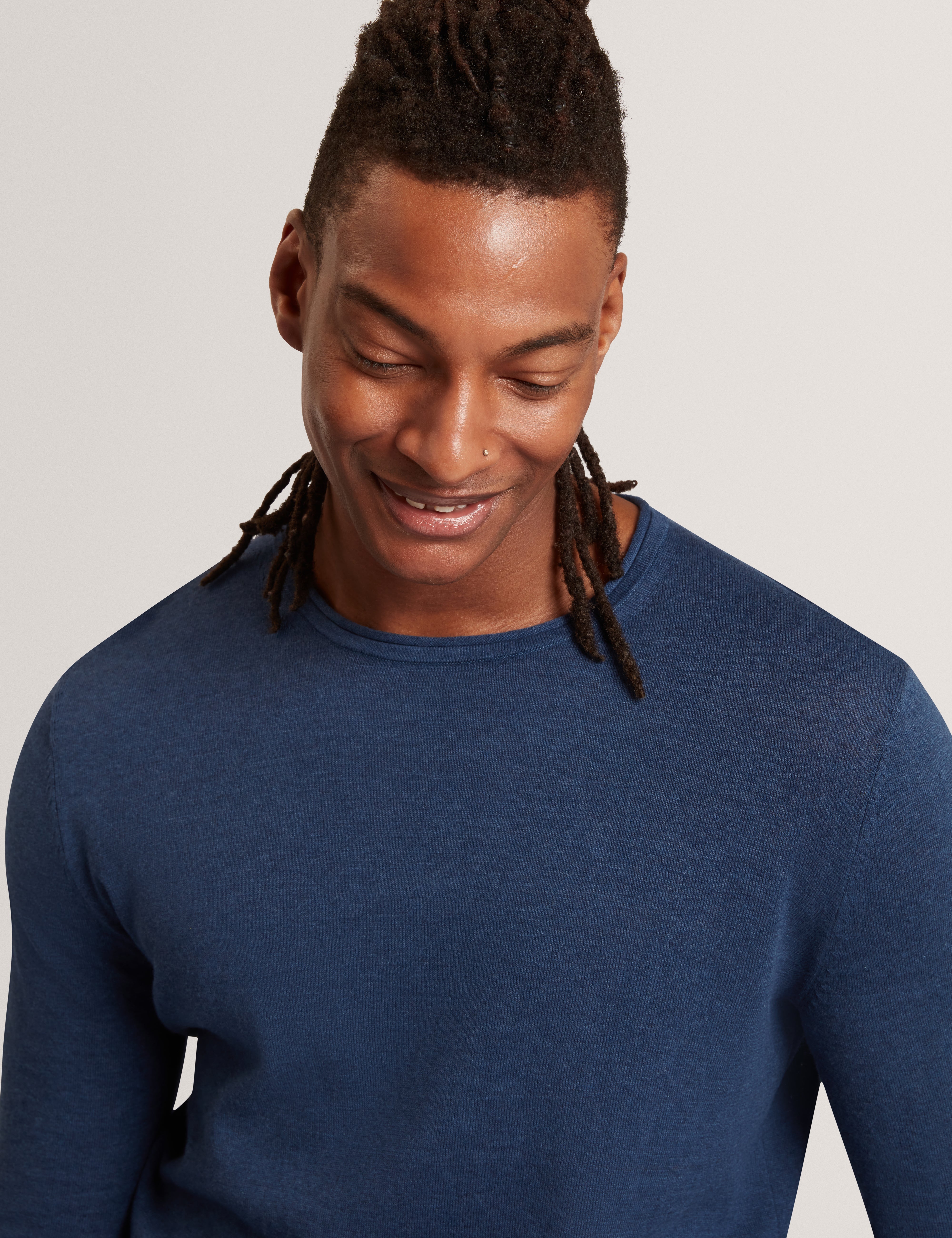 Yaen Long Sleeve Linen Blend Roll Edge Crew Mid-Navy